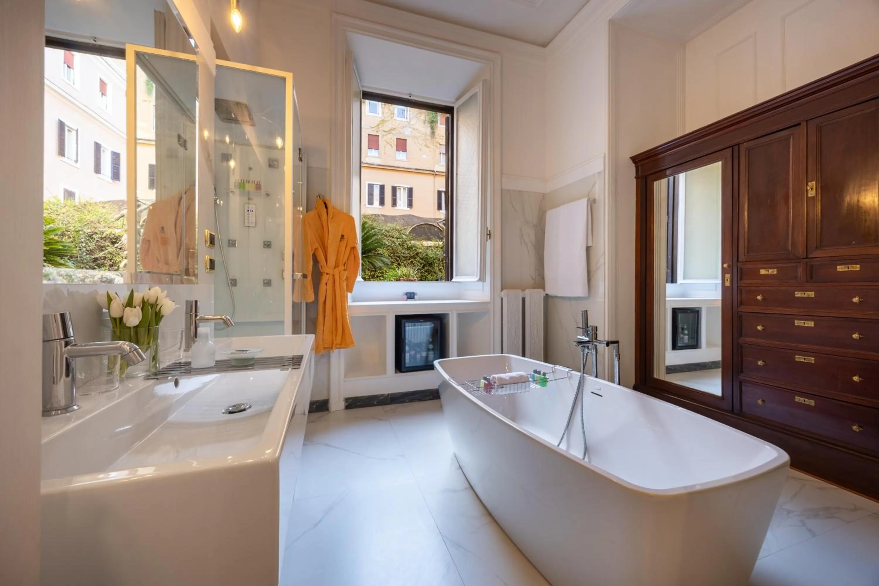 Bathroom in Grand Hotel Plaza