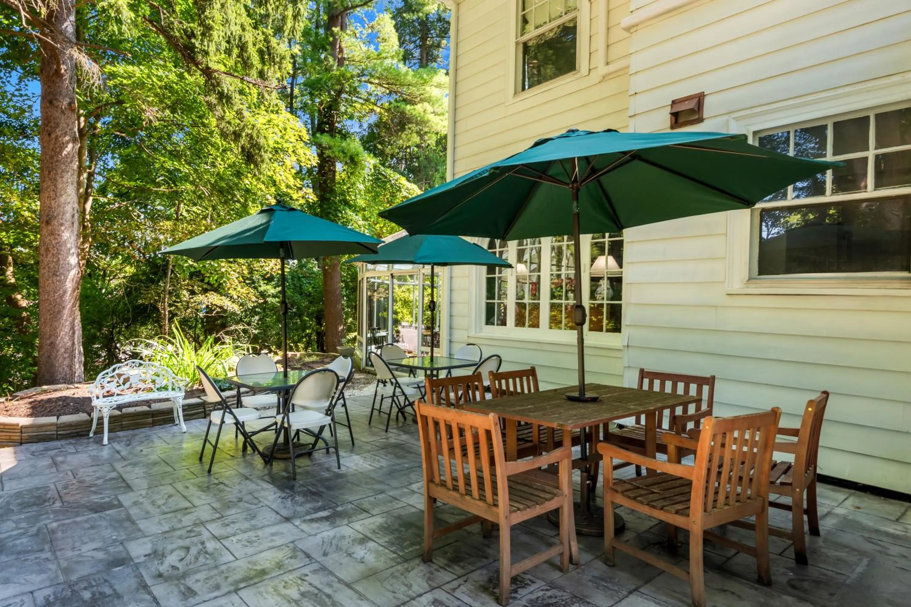 Patio in Benn Conger Inn