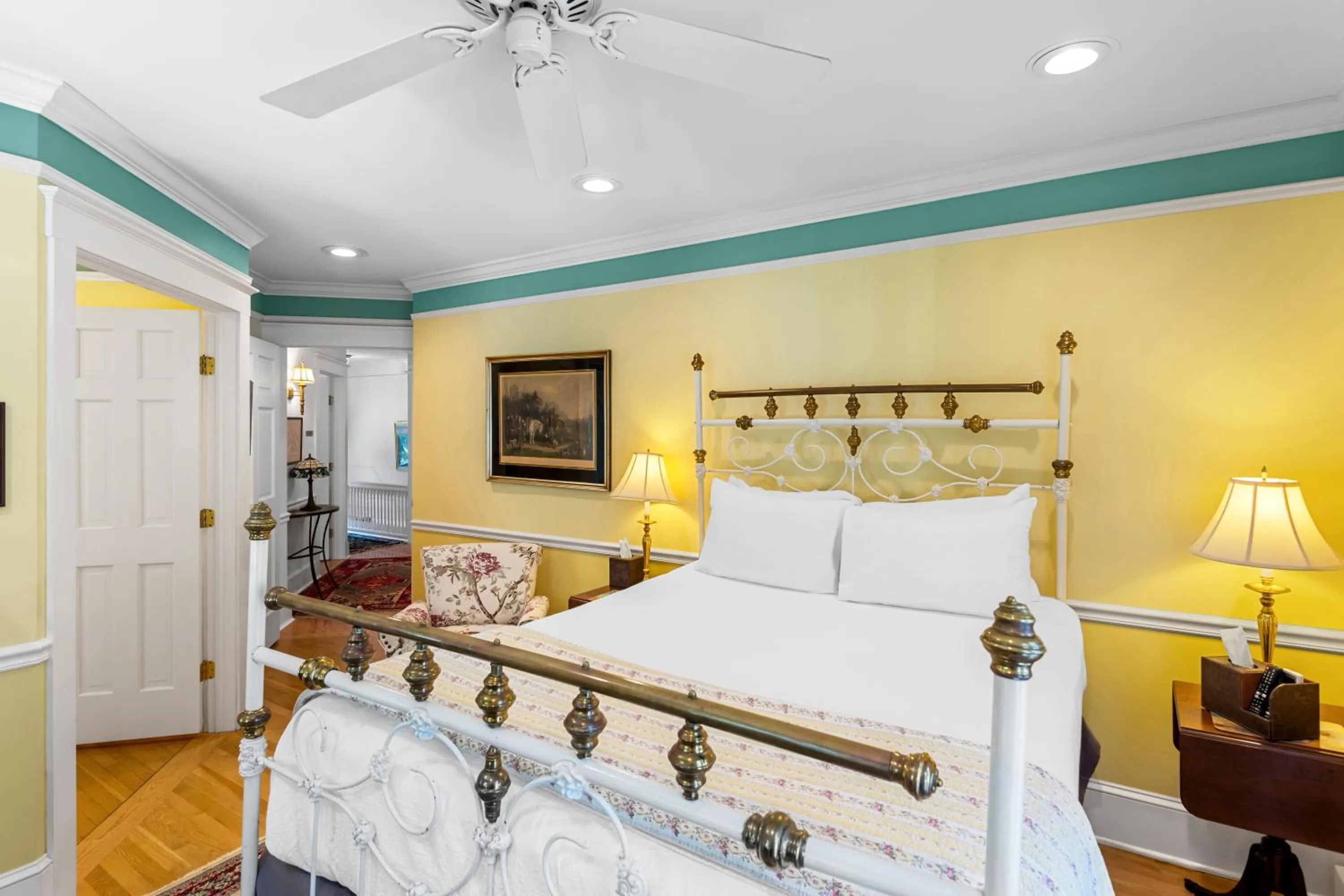 Bed in Benn Conger Inn