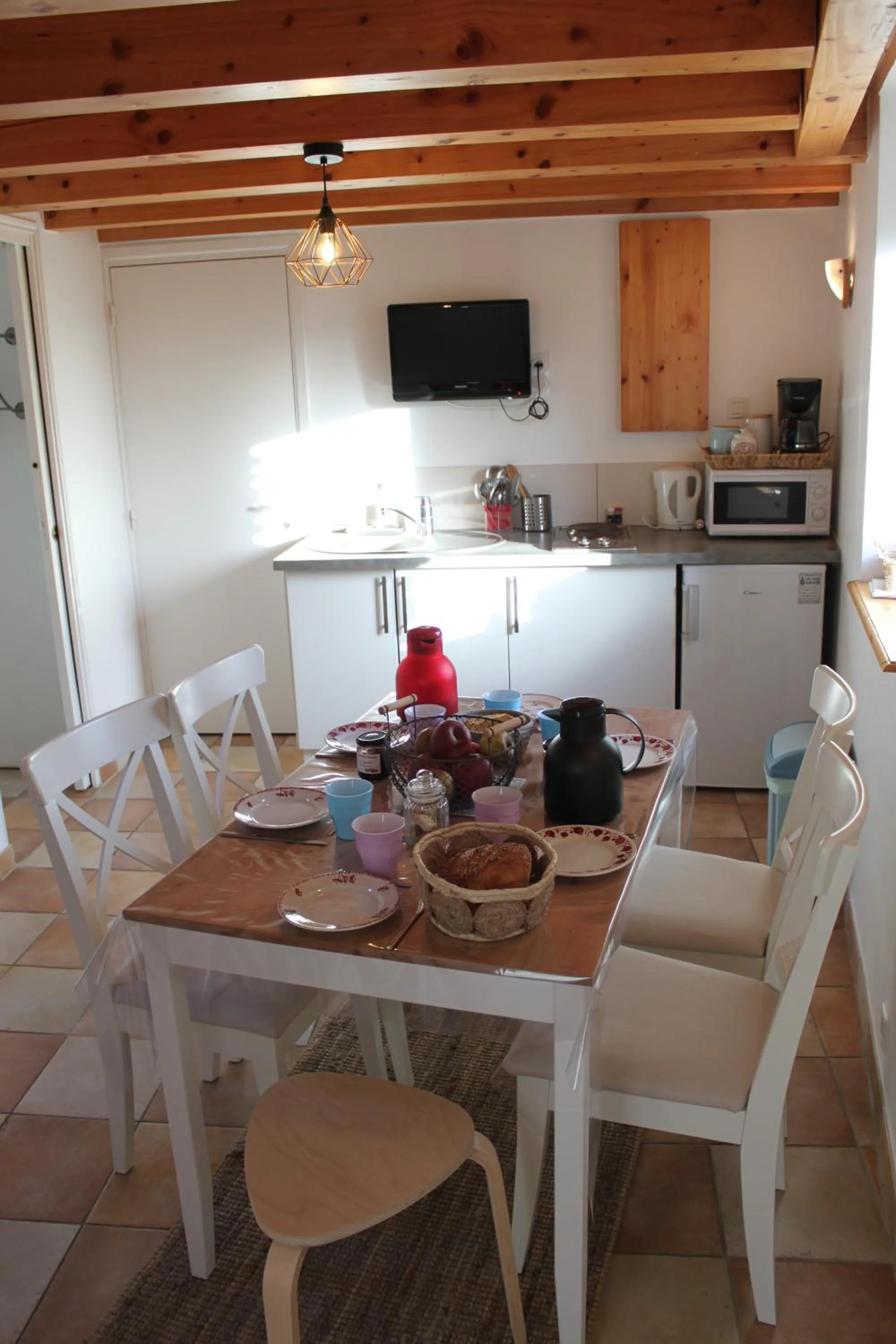 Kitchen or kitchenette in Gîtes chez l'habitant La Touche d'en Bas