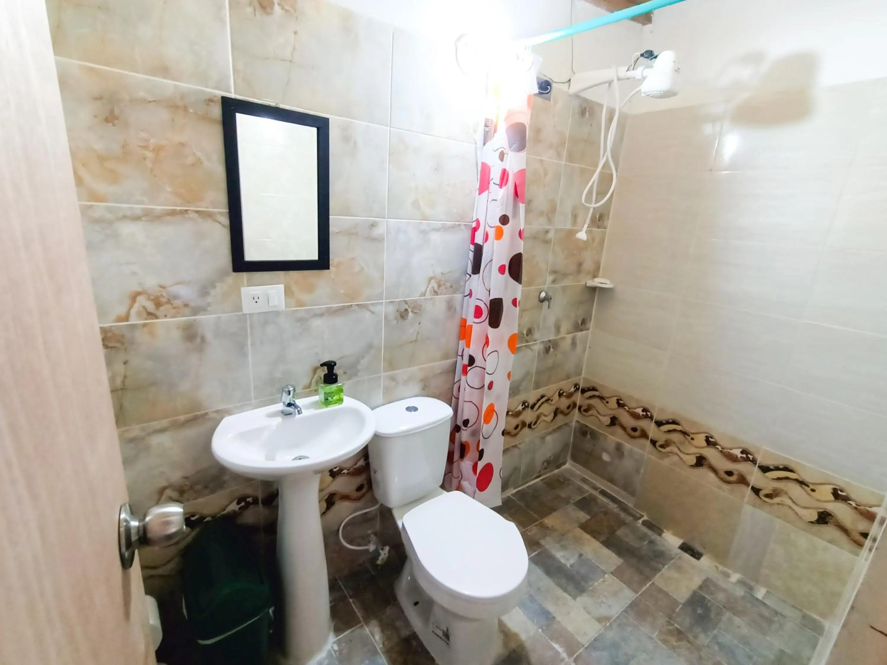 Shower in Casa Clandestina Guest House