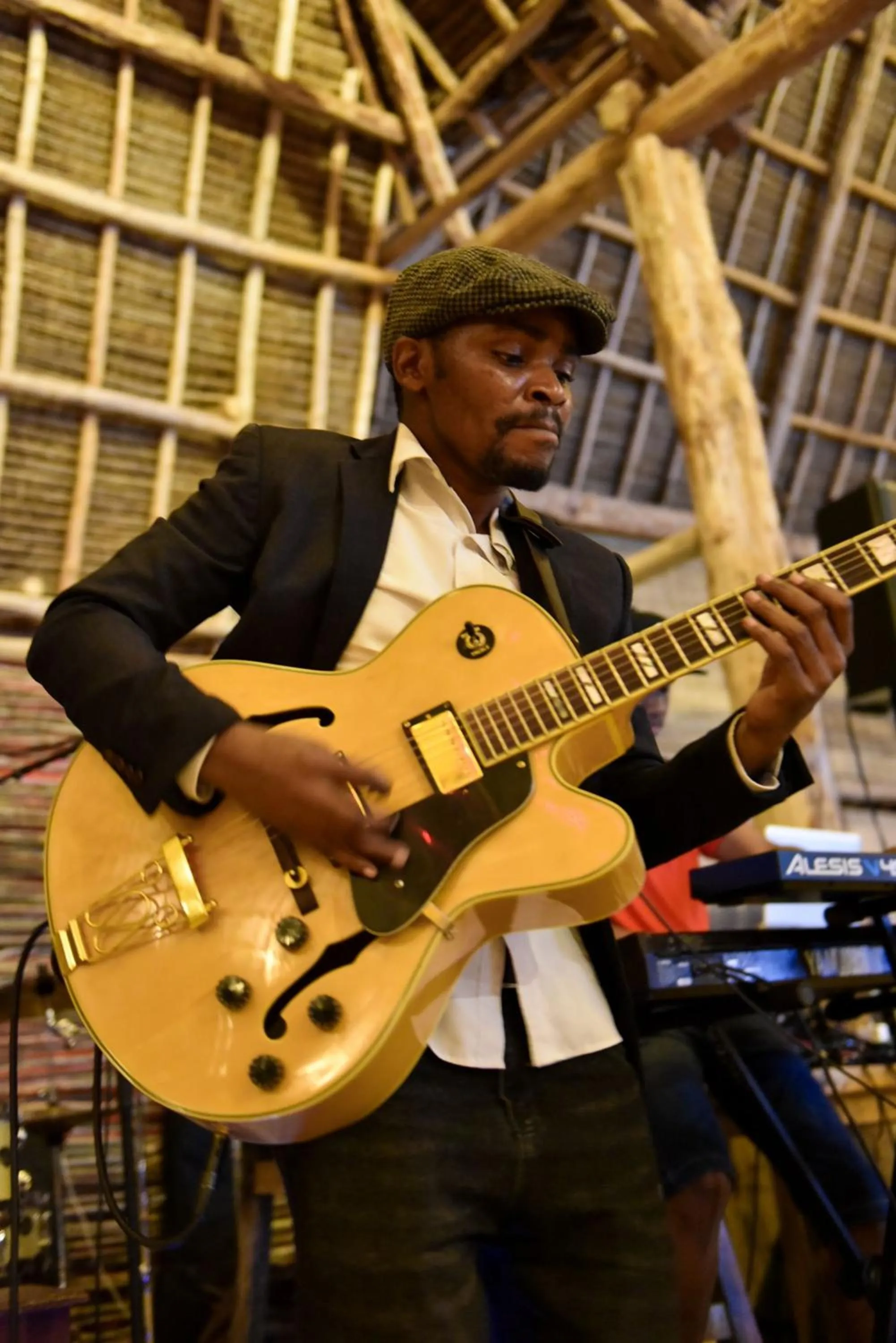 Restaurant/places to eat in NDAME Paje Hotel