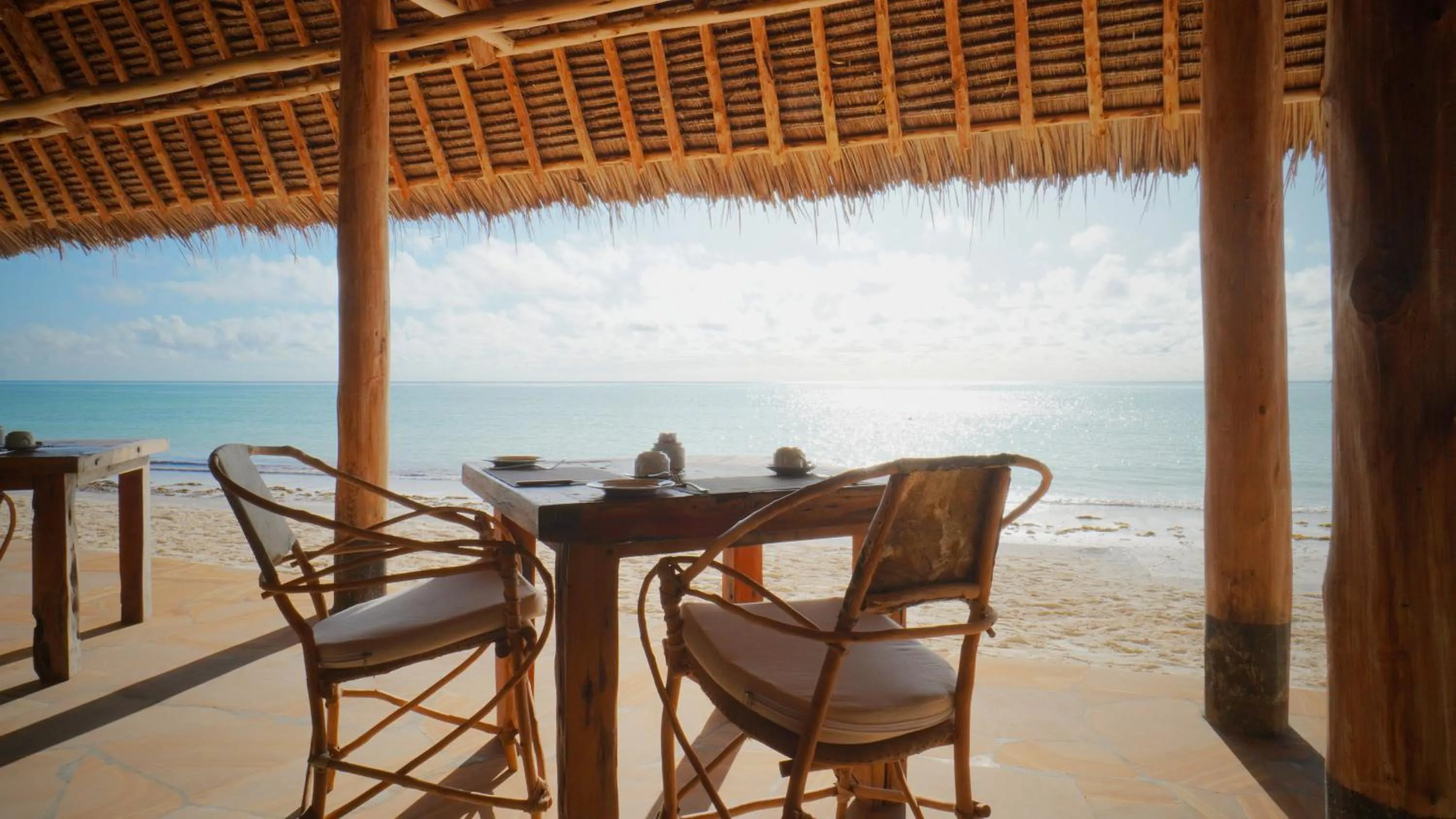 Restaurant/places to eat in NDAME Paje Hotel