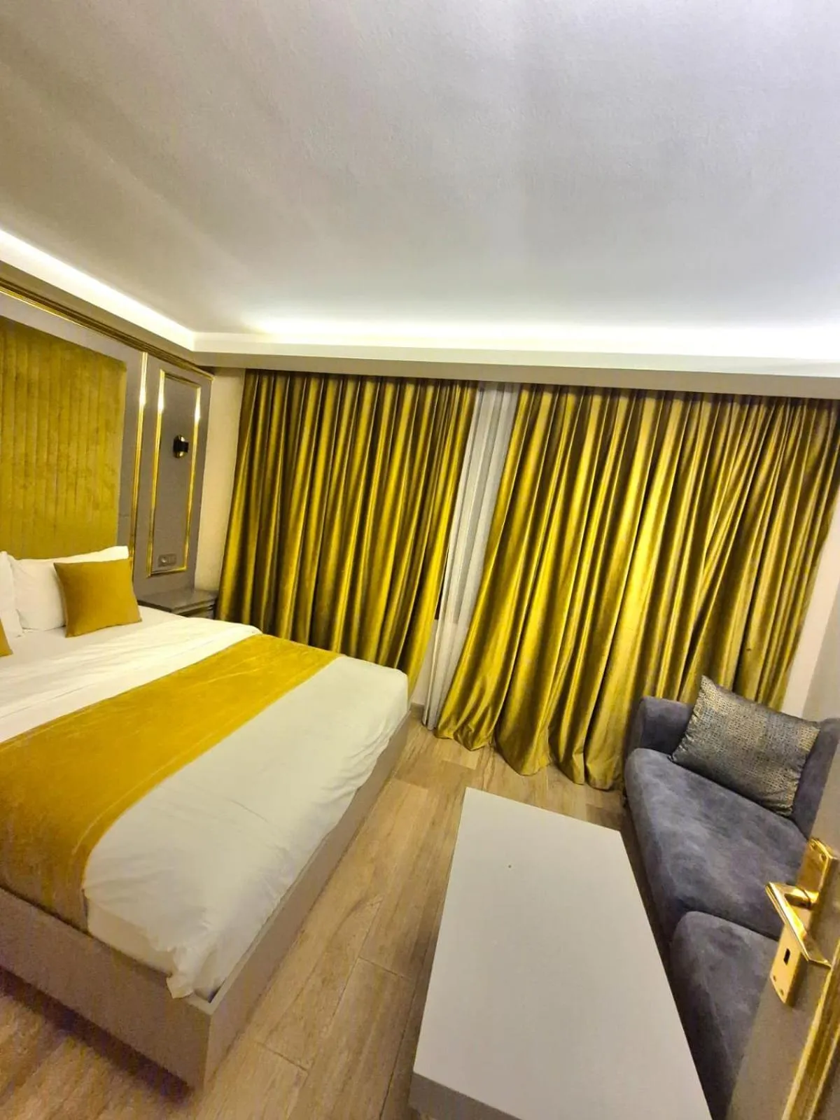 Bed in Taksim La Marino Hotel