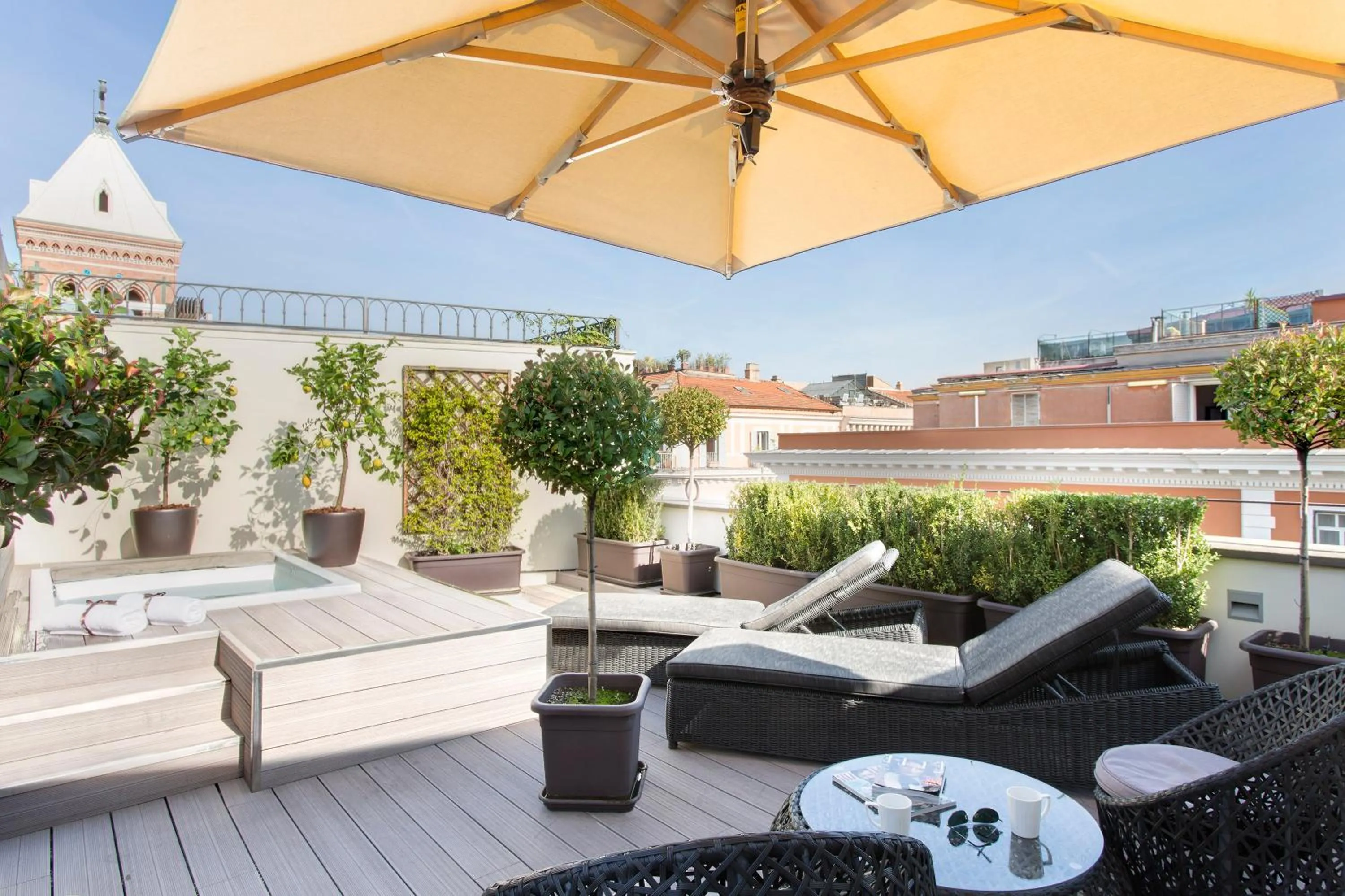 Patio in Hotel Artemide