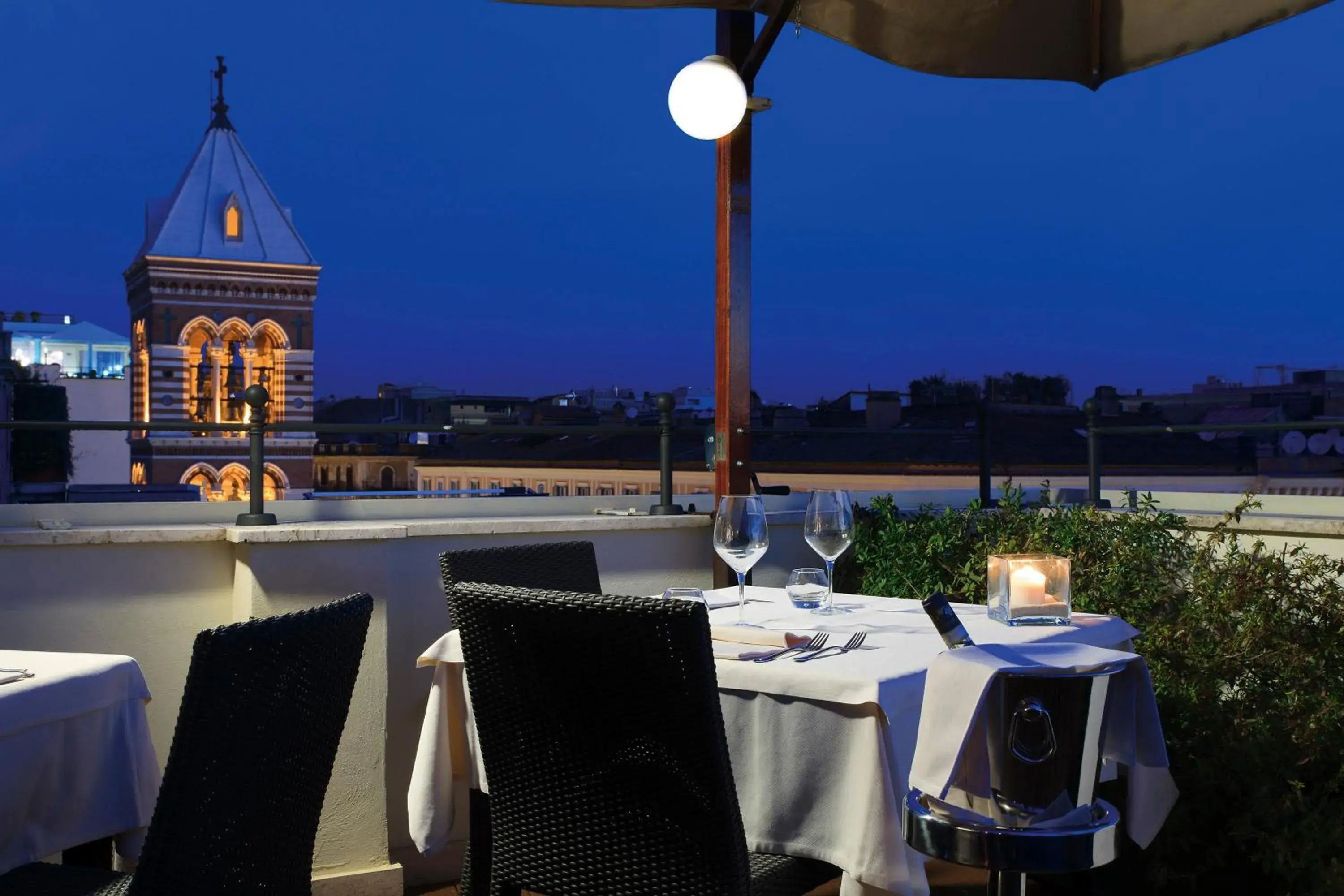 Restaurant/places to eat in Hotel Artemide Restaurant/places to eat in Hotel Artemide