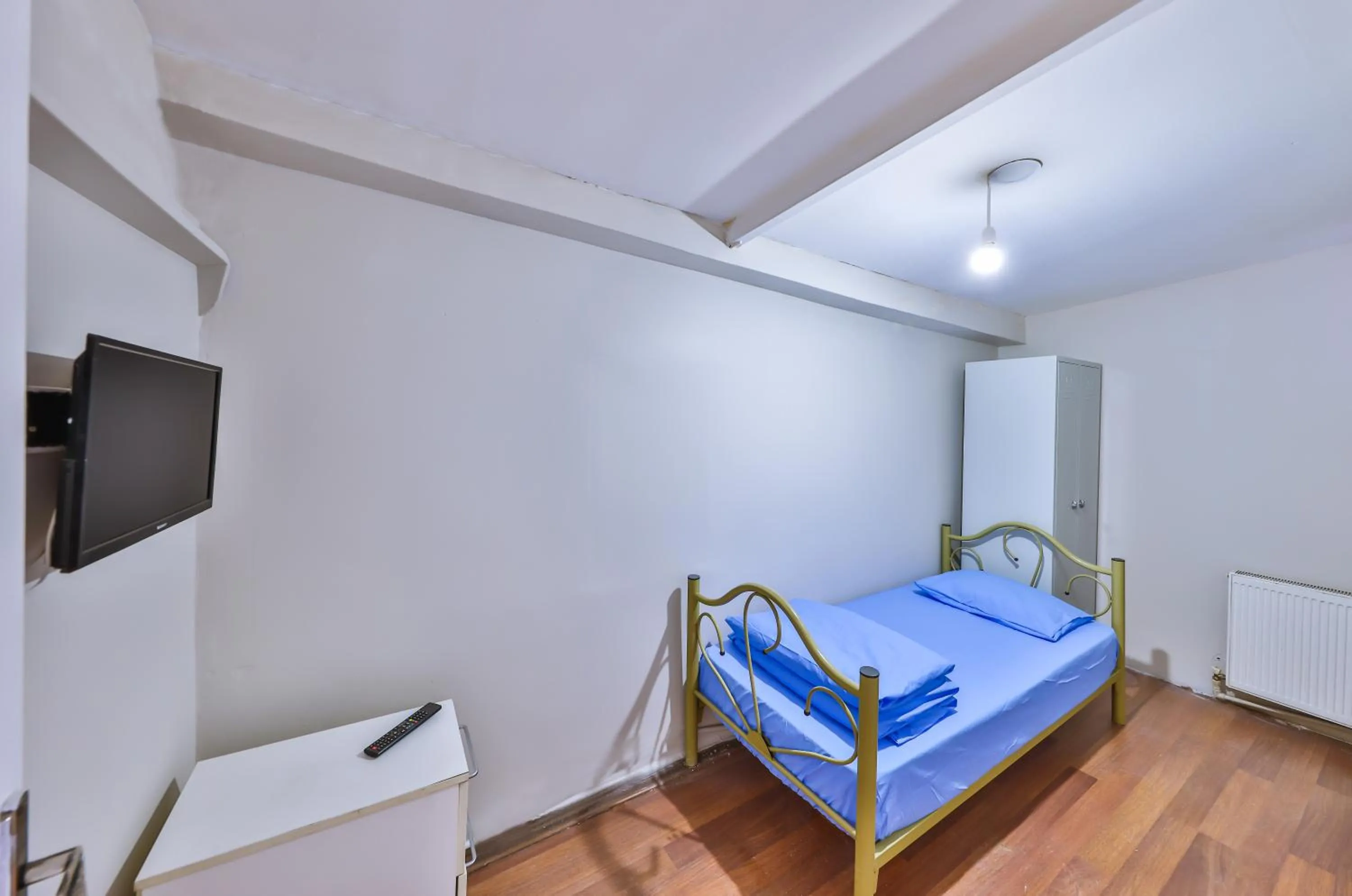 Bed in Gökçe Pansiyon - Only men