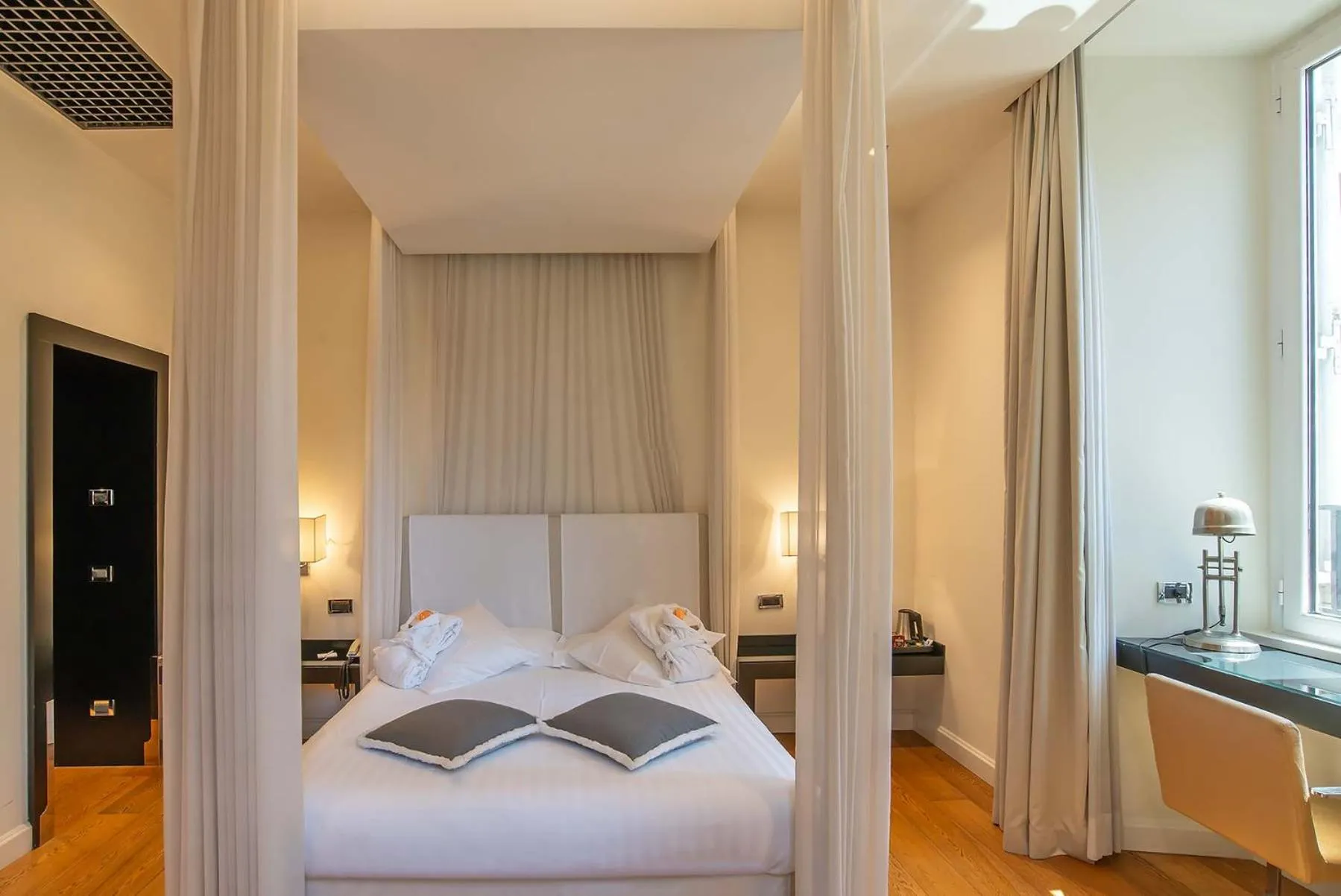 Photo of the whole room, Bed in Hotel Isa