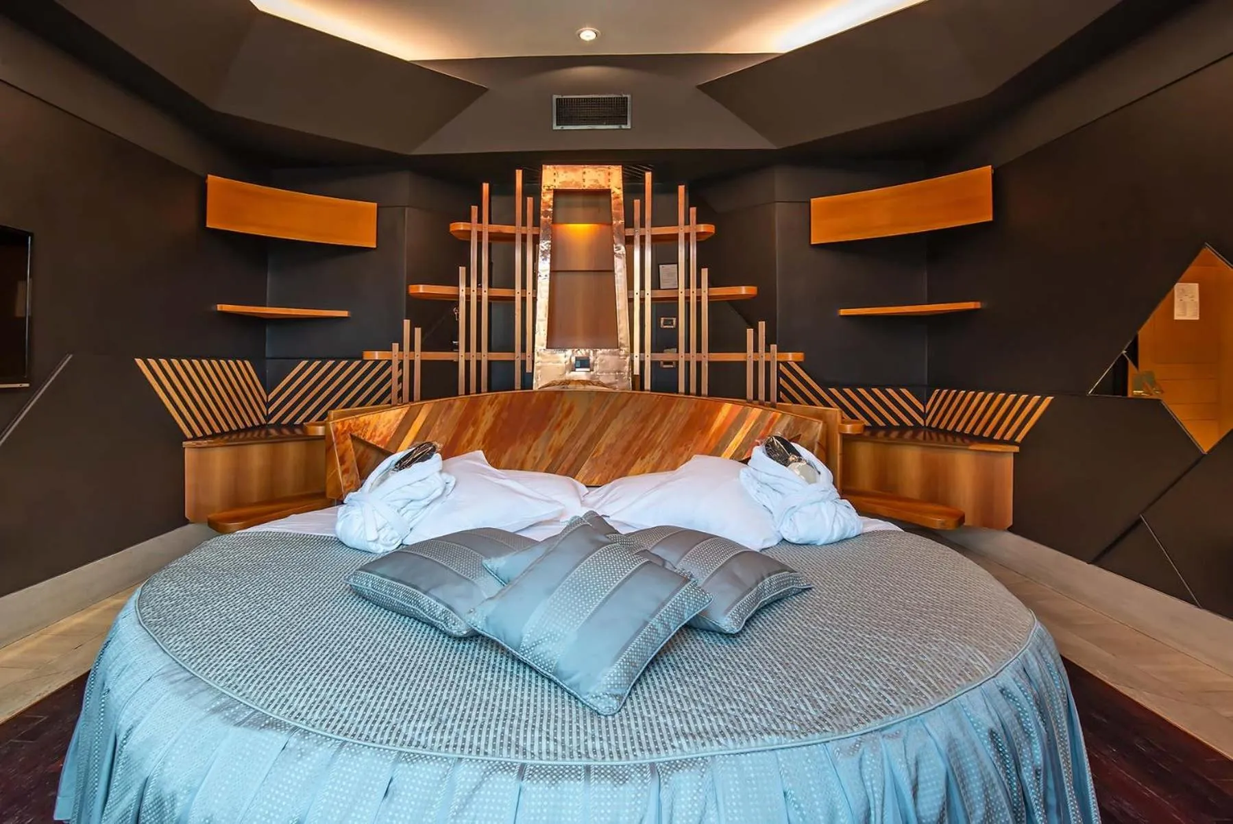 Photo of the whole room, Bed in Hotel Isa