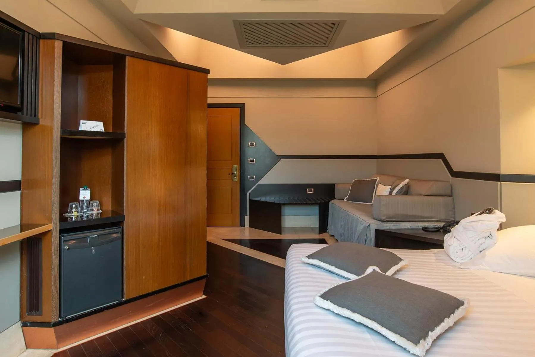 Photo of the whole room, Bed in Hotel Isa