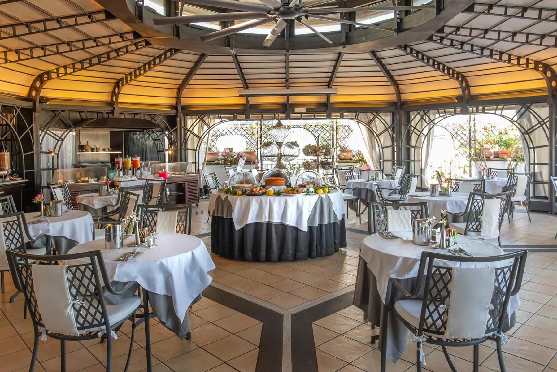 Food and drinks in Hotel Isa