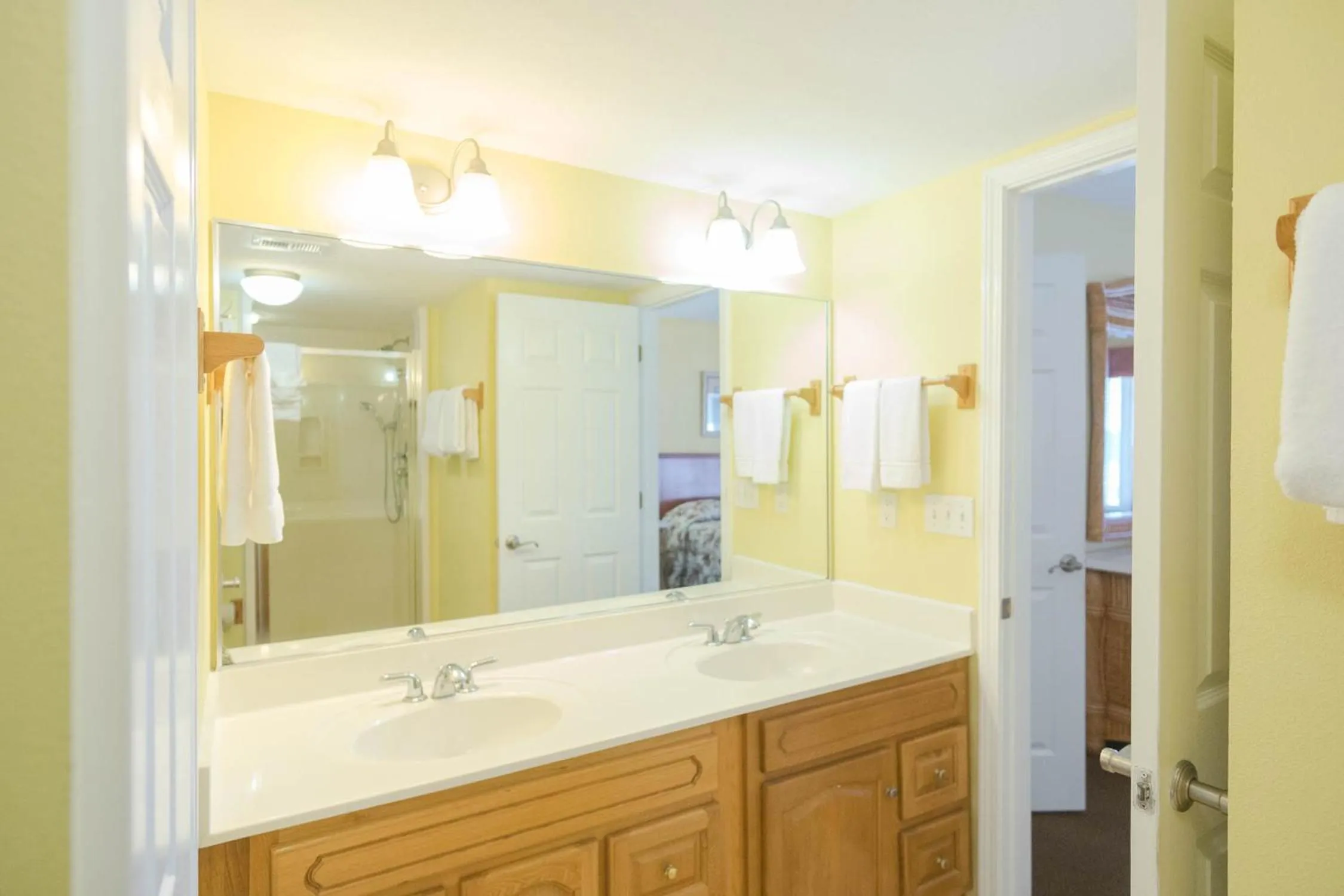 Bathroom in Soundside Holiday Beach Resort