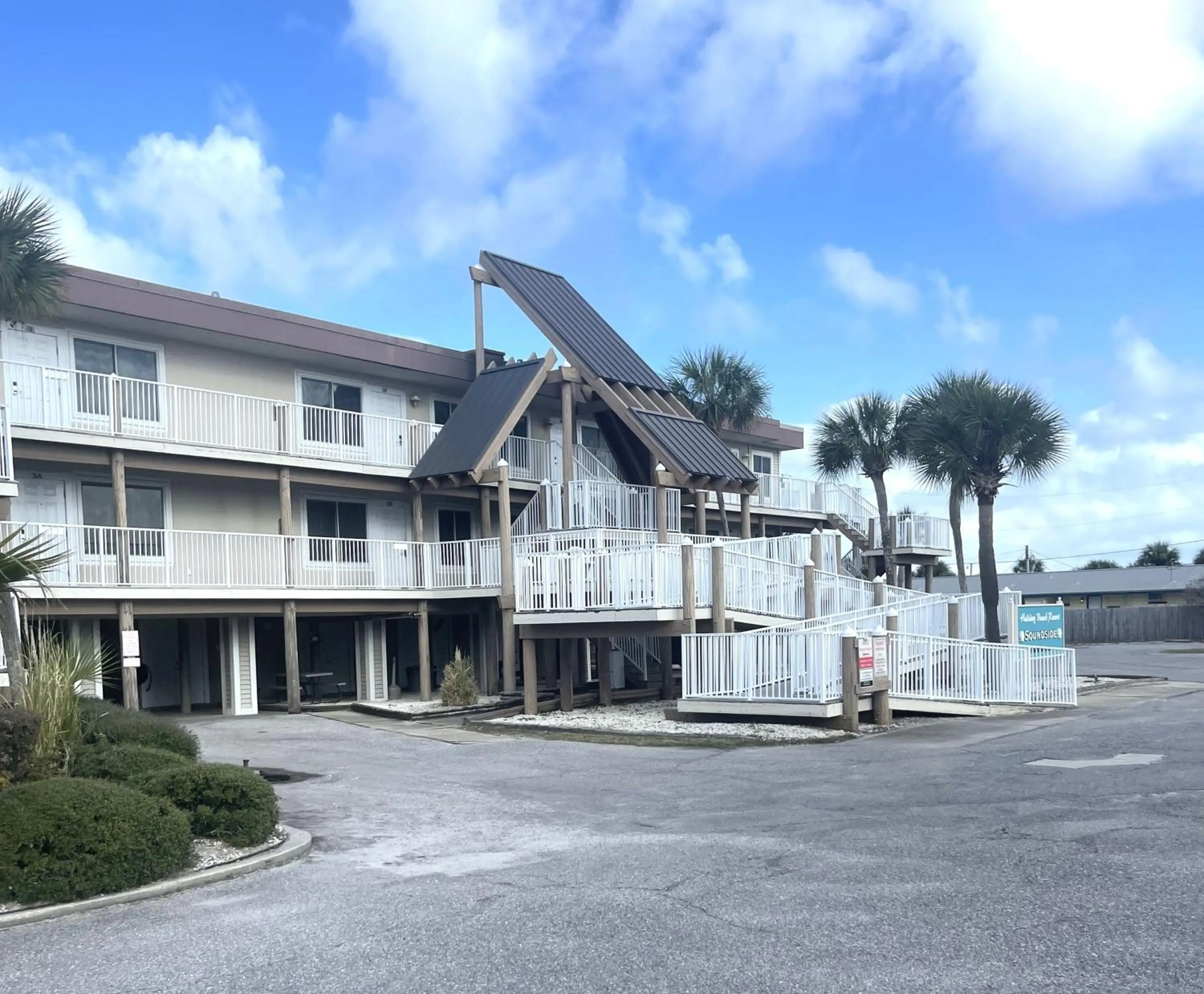 Property building in Soundside Holiday Beach Resort