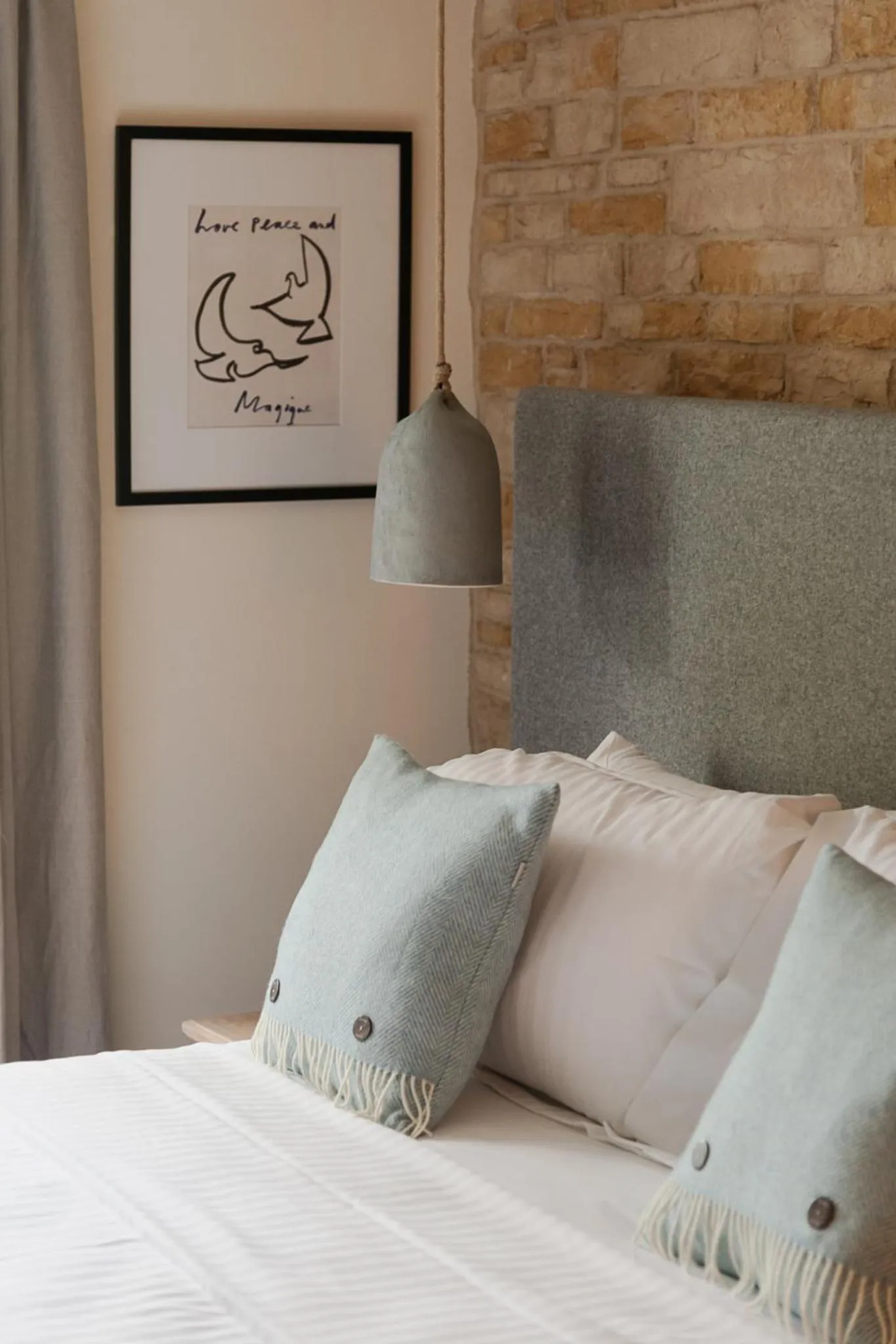 Bedroom, Bed in Wild Thyme & Honey - Cirencester-Cotswolds