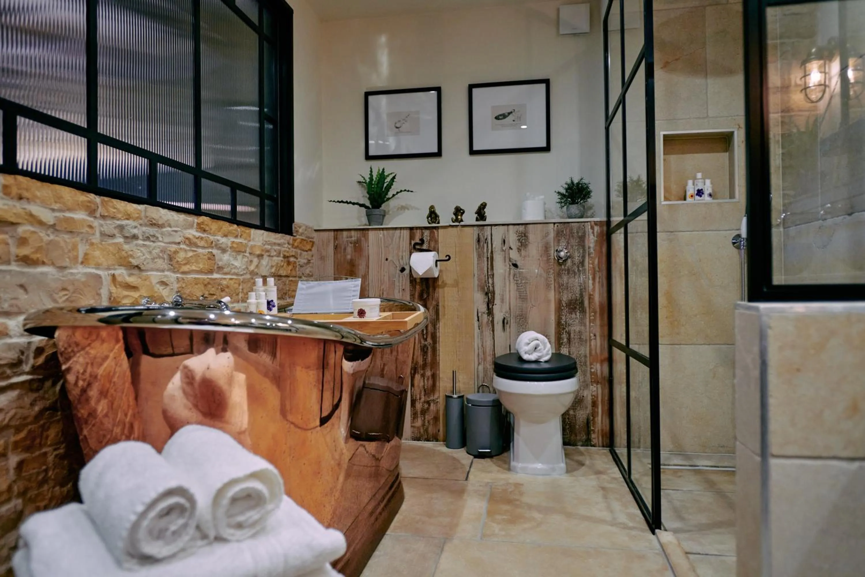 Shower in Wild Thyme & Honey - Cirencester-Cotswolds