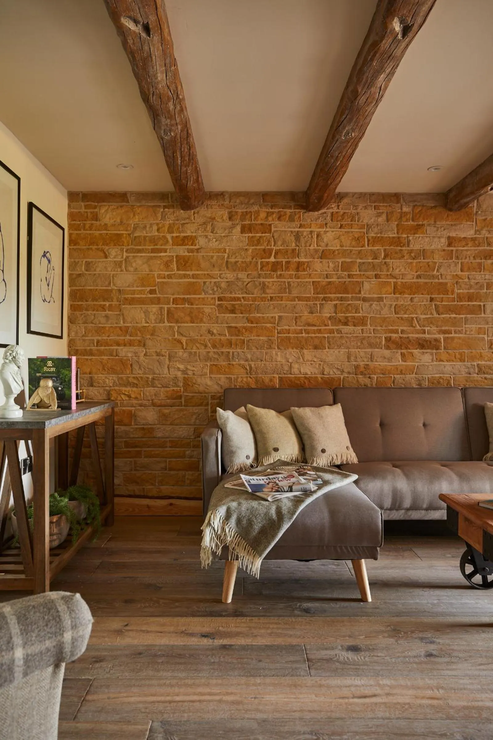 Seating area in Wild Thyme & Honey - Cirencester-Cotswolds