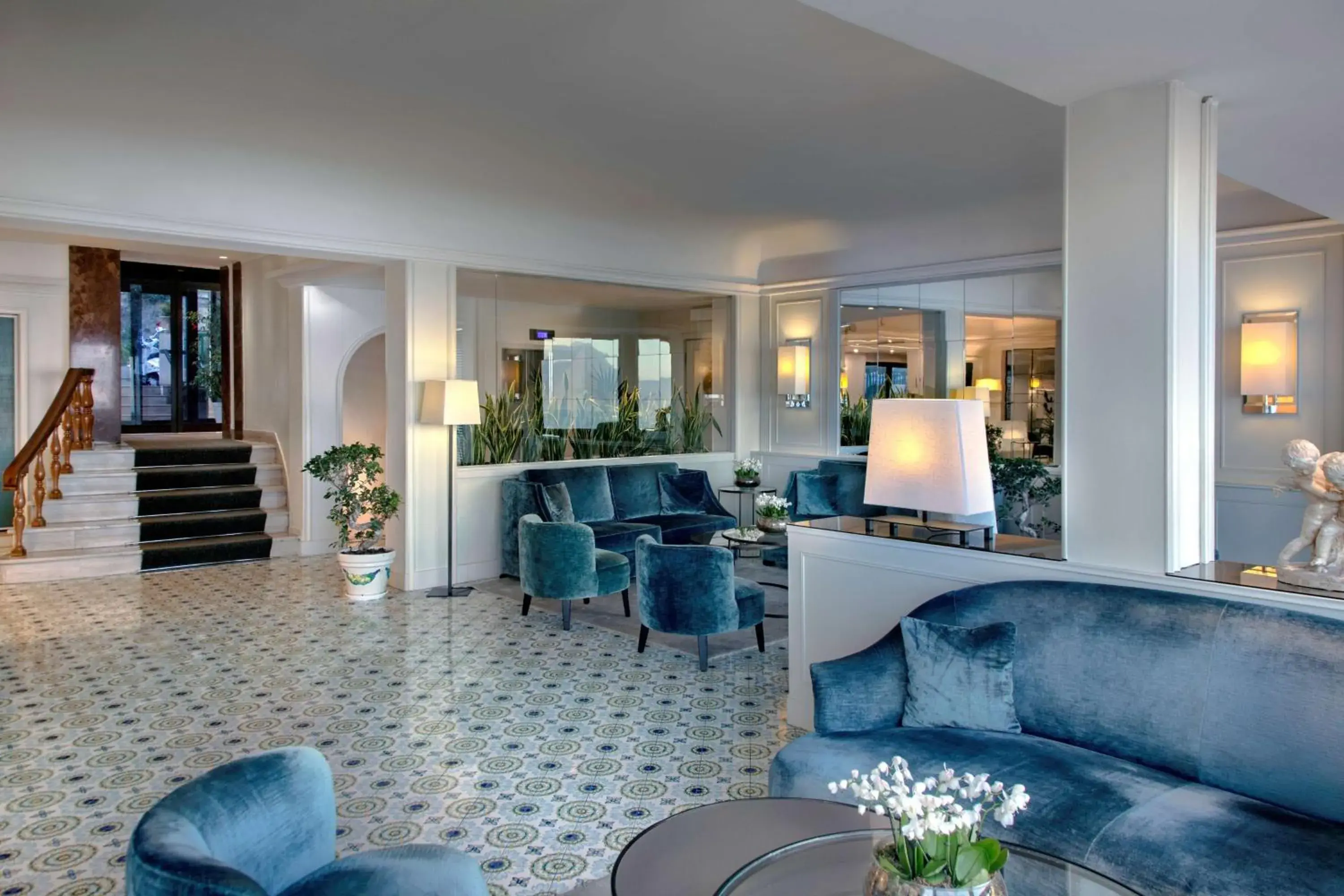 Lobby or reception in BW Signature Collection Hotel Paradiso Lobby or reception in BW Signature Collection Hotel Paradiso