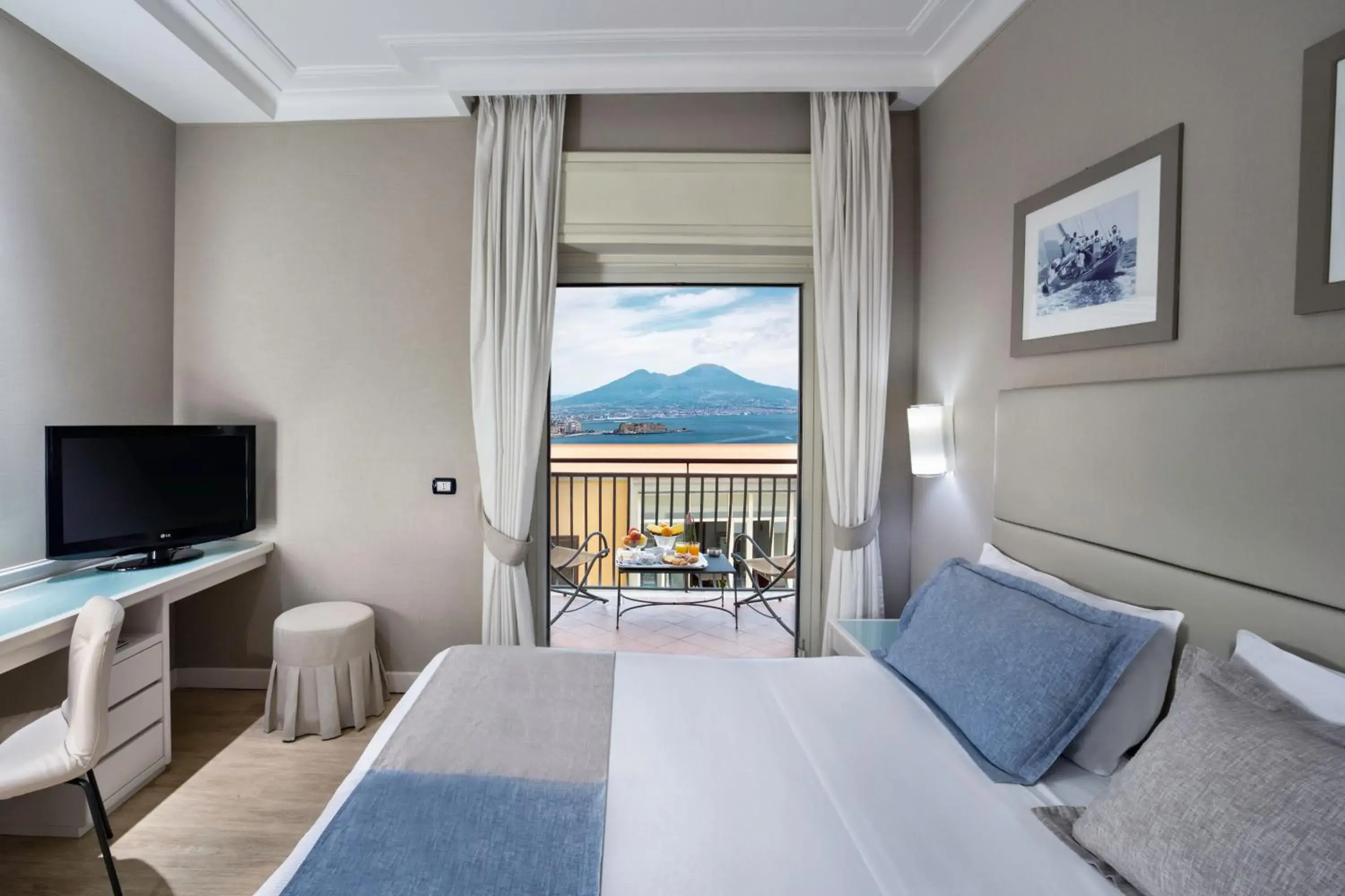 Sea view, Bed in BW Signature Collection Hotel Paradiso Sea view, Bed in BW Signature Collection Hotel Paradiso