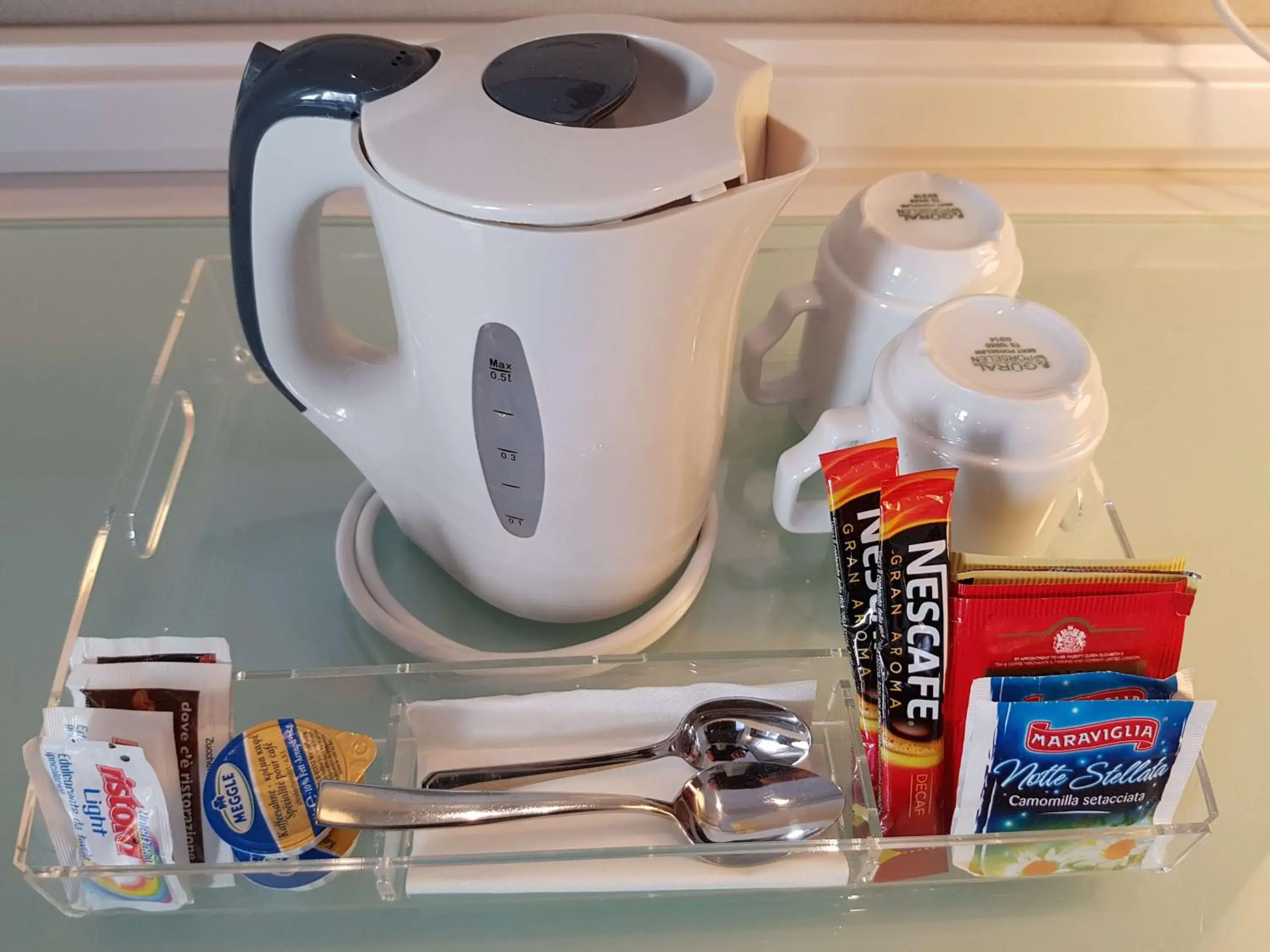 Photo of the whole room in BW Signature Collection Hotel Paradiso Photo of the whole room in BW Signature Collection Hotel Paradiso