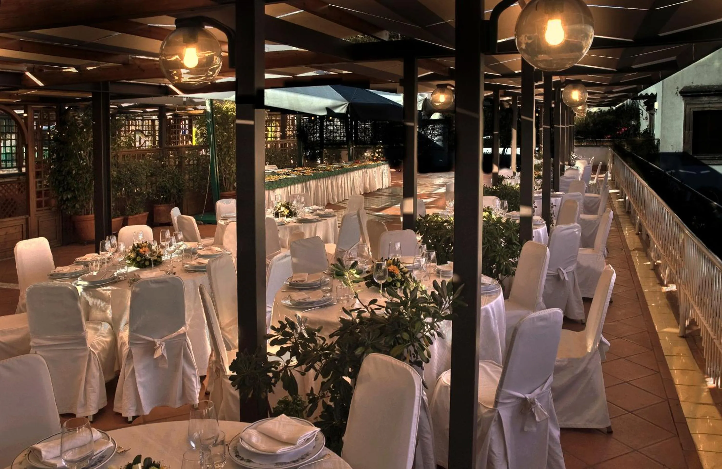 Restaurant/places to eat in BW Signature Collection Hotel Paradiso