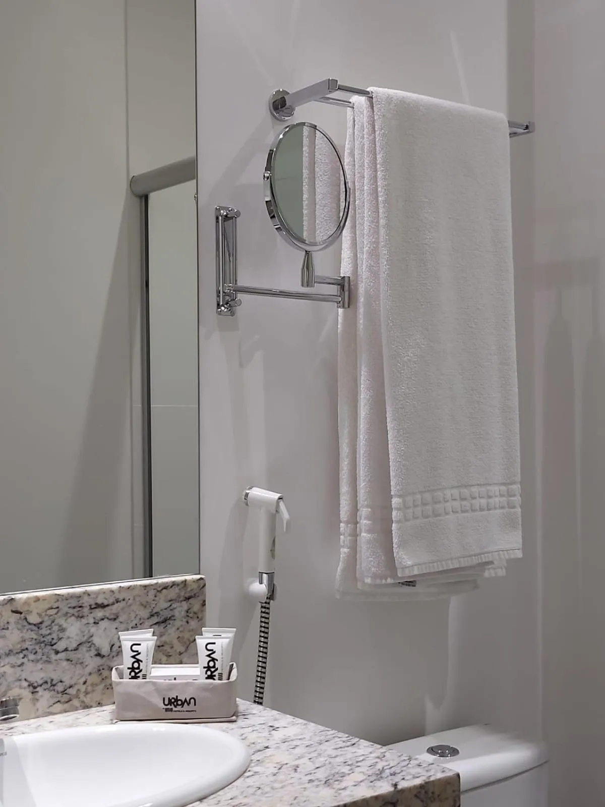 Bathroom in URBAN by UNU Osasco Hotel