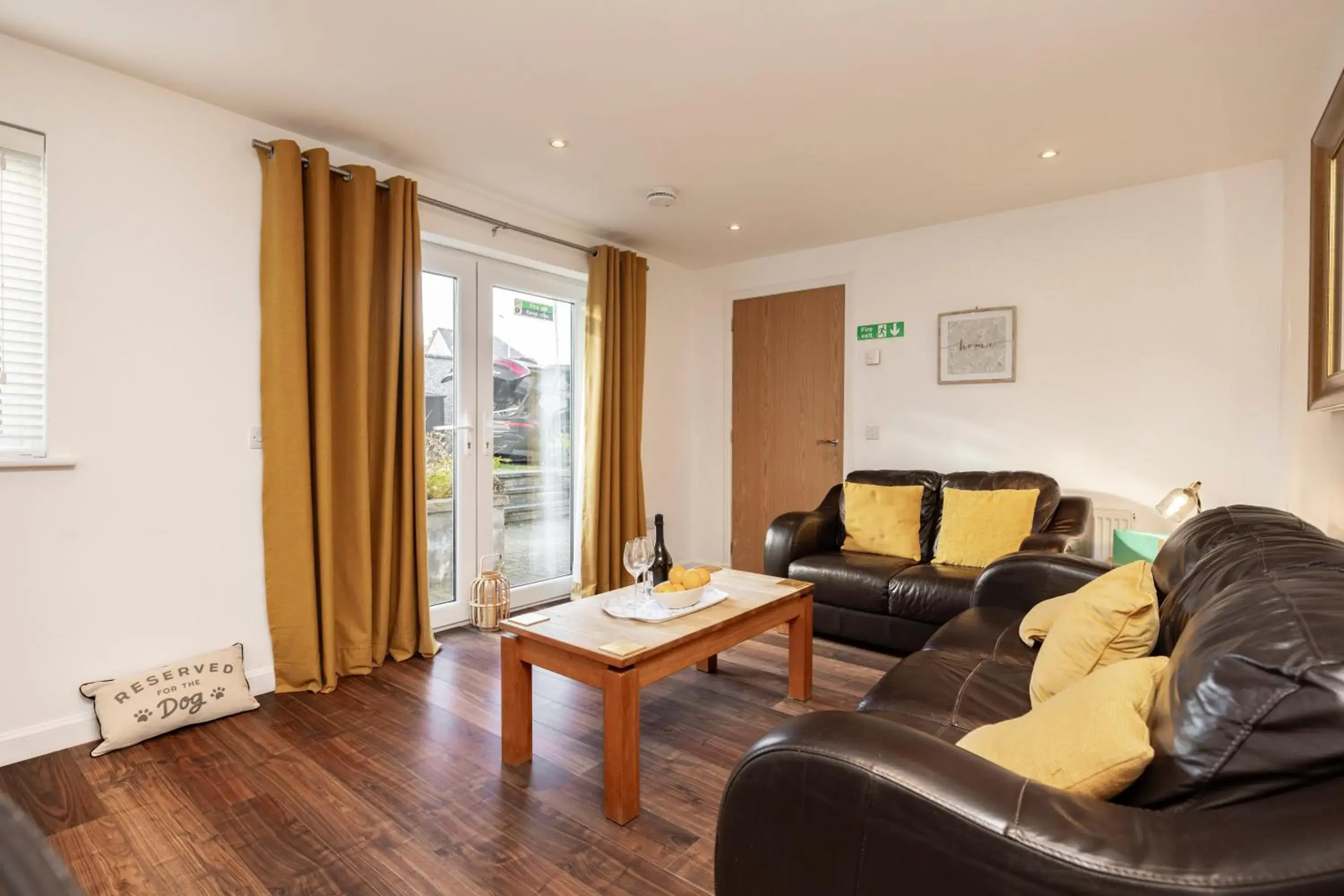 Bright House with Garden & Patio in Market Town Bright House with Garden & Patio in Market Town