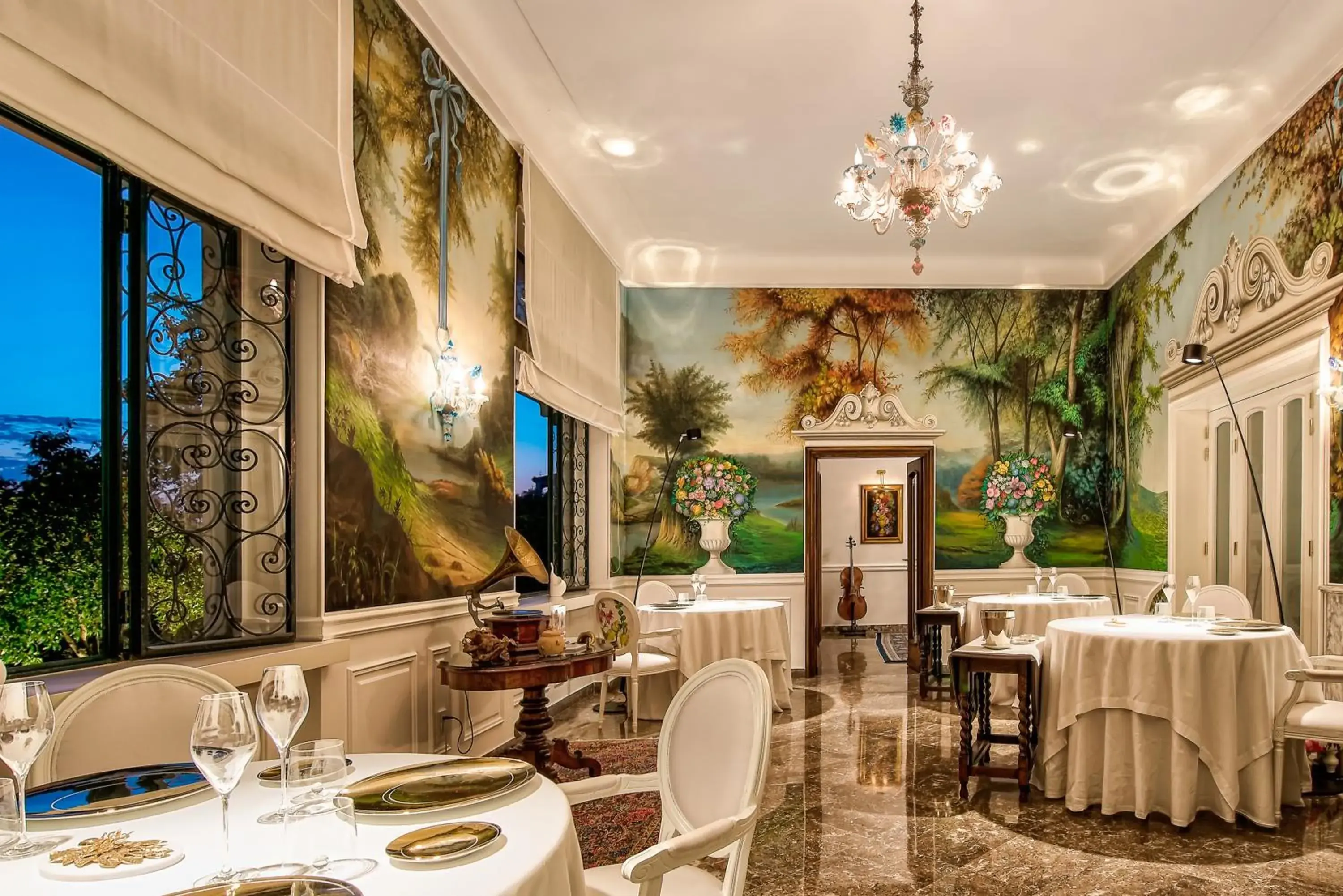 Restaurant/places to eat in Majestic Palace Hotel Restaurant/places to eat in Majestic Palace Hotel