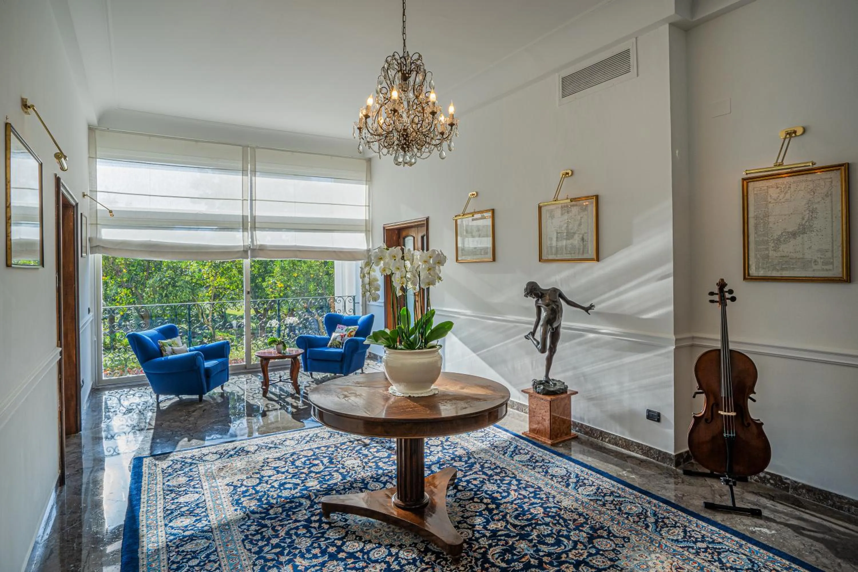 Restaurant/places to eat in Majestic Palace Hotel