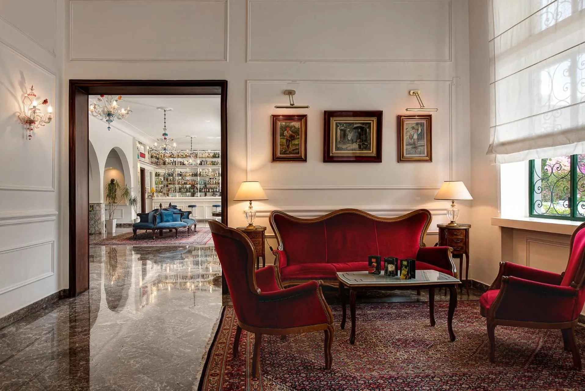 Living room in Majestic Palace Hotel