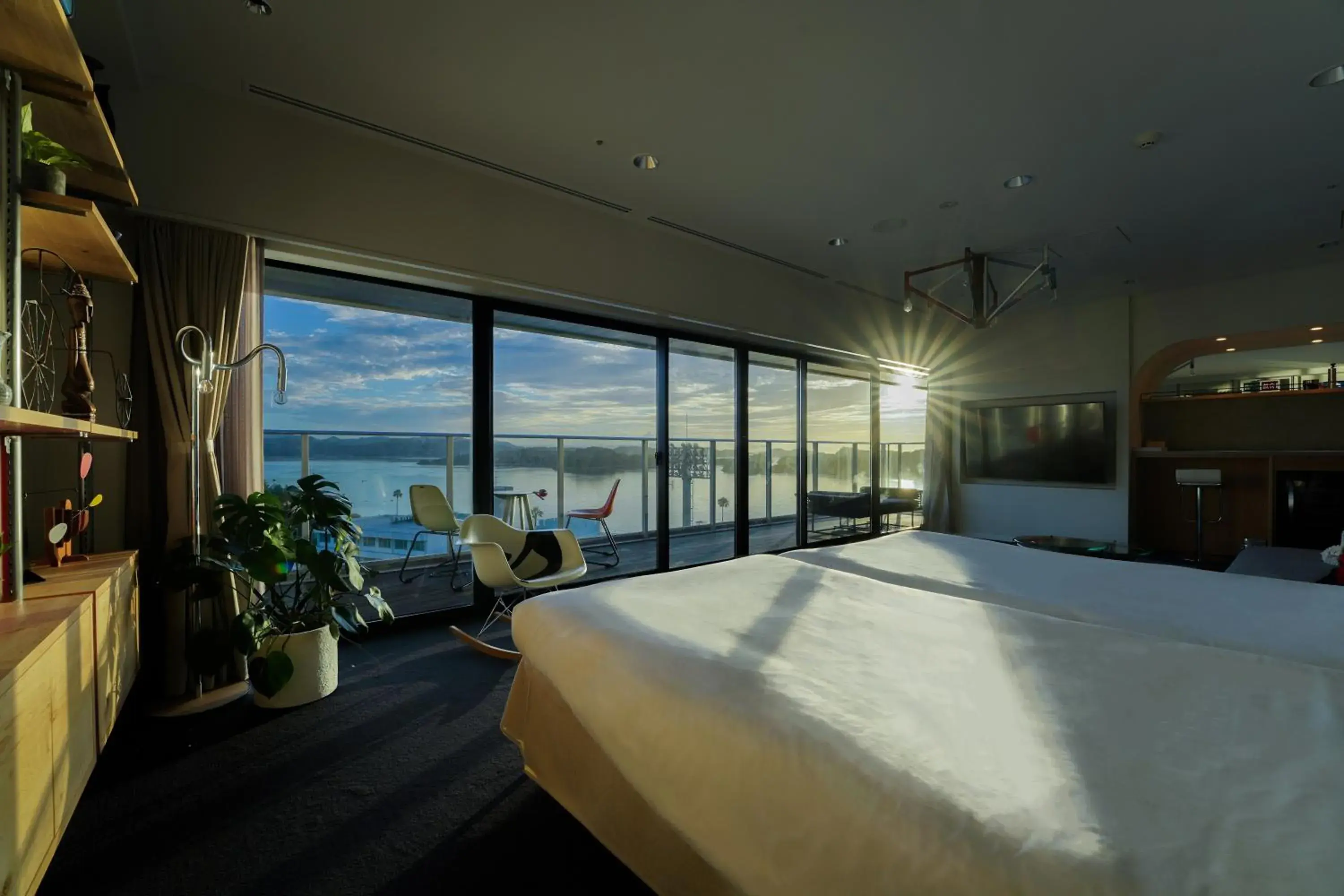 Photo of the whole room, Bed in SETOUCHI KEIRIN HOTEL 10 by Onko Chishin Photo of the whole room, Bed in SETOUCHI KEIRIN HOTEL 10 by Onko Chishin