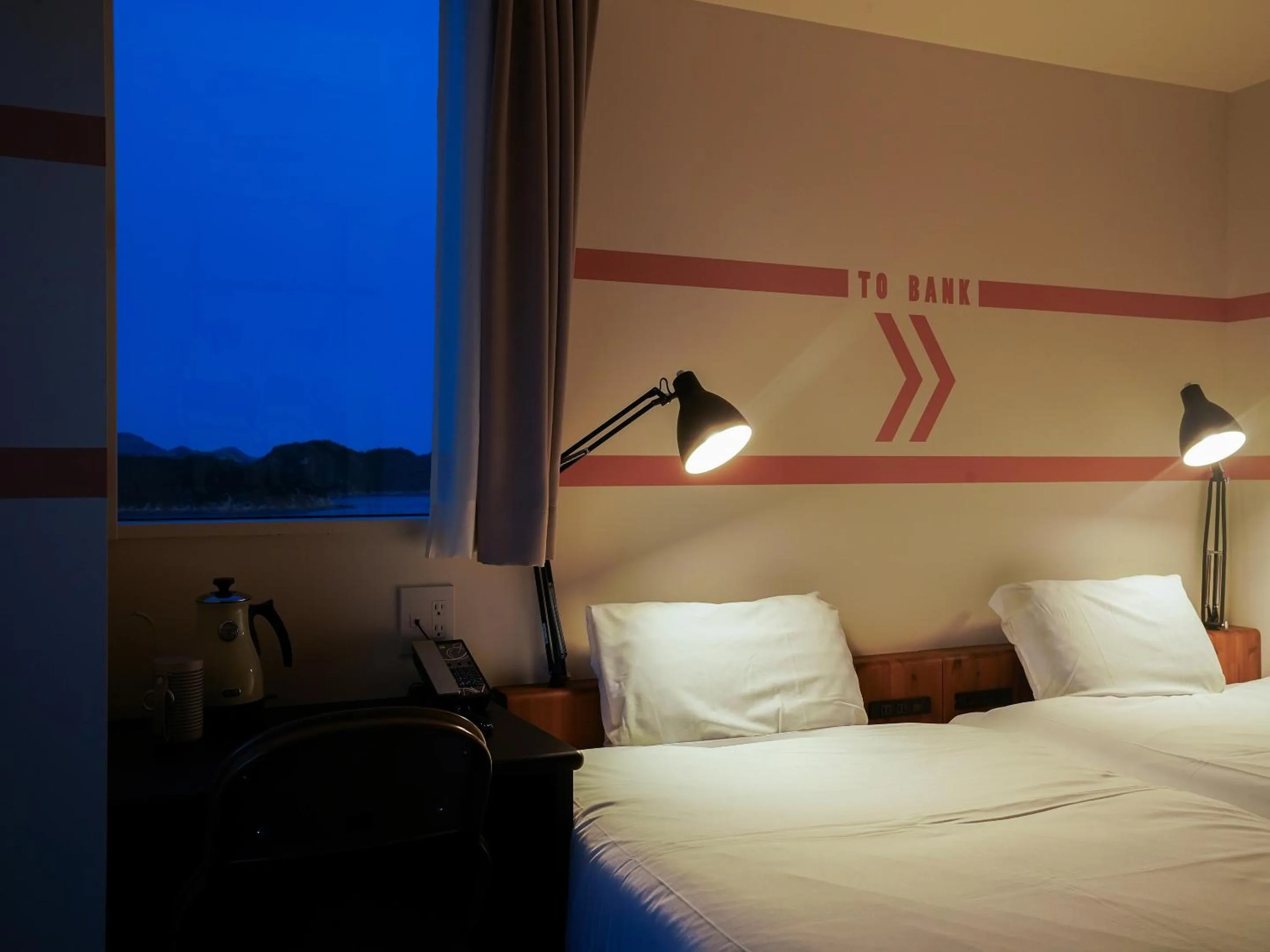 Time of day, Bed in SETOUCHI KEIRIN HOTEL 10 by Onko Chishin