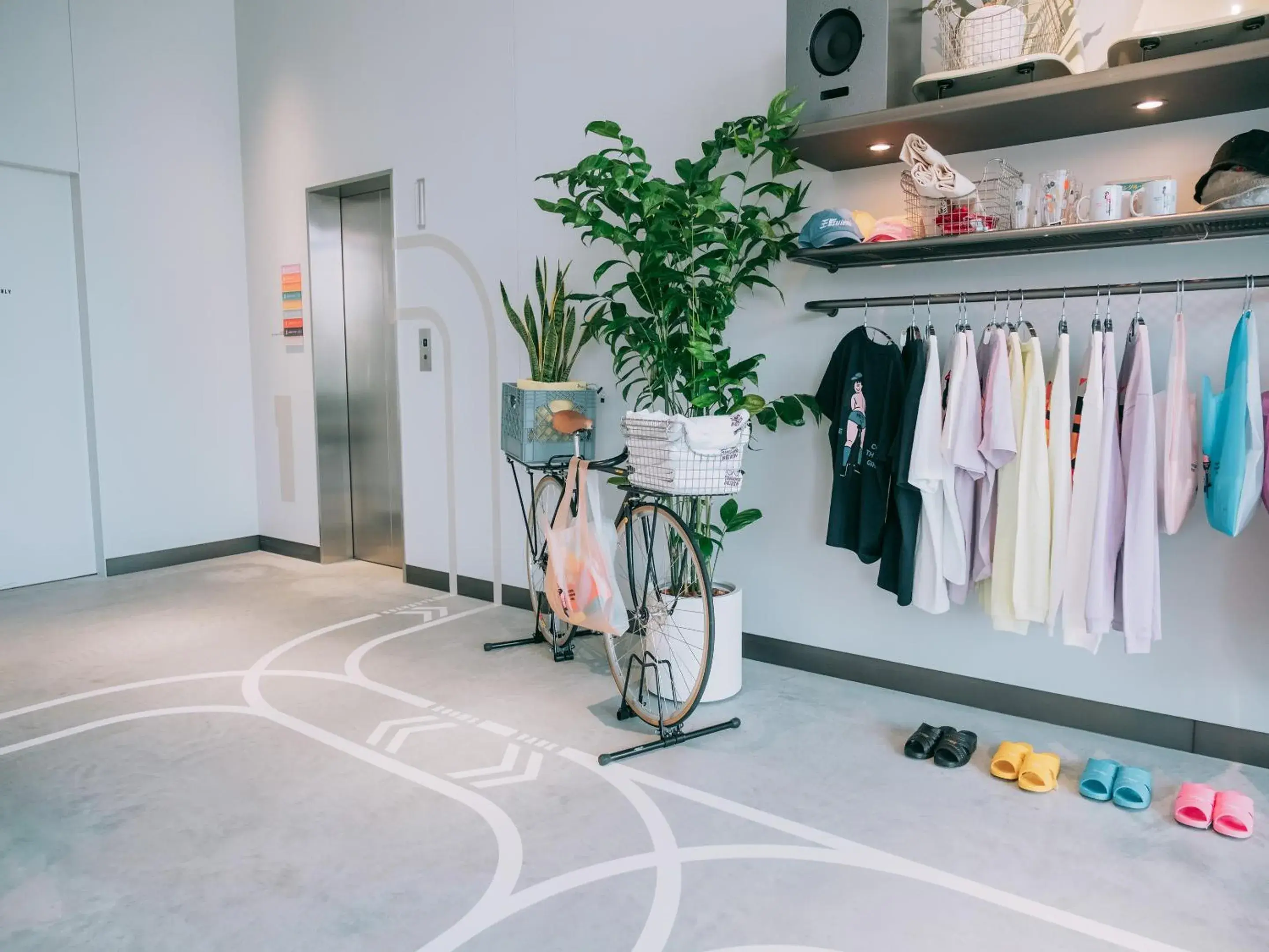 Lobby or reception in SETOUCHI KEIRIN HOTEL 10 by Onko Chishin Lobby or reception in SETOUCHI KEIRIN HOTEL 10 by Onko Chishin