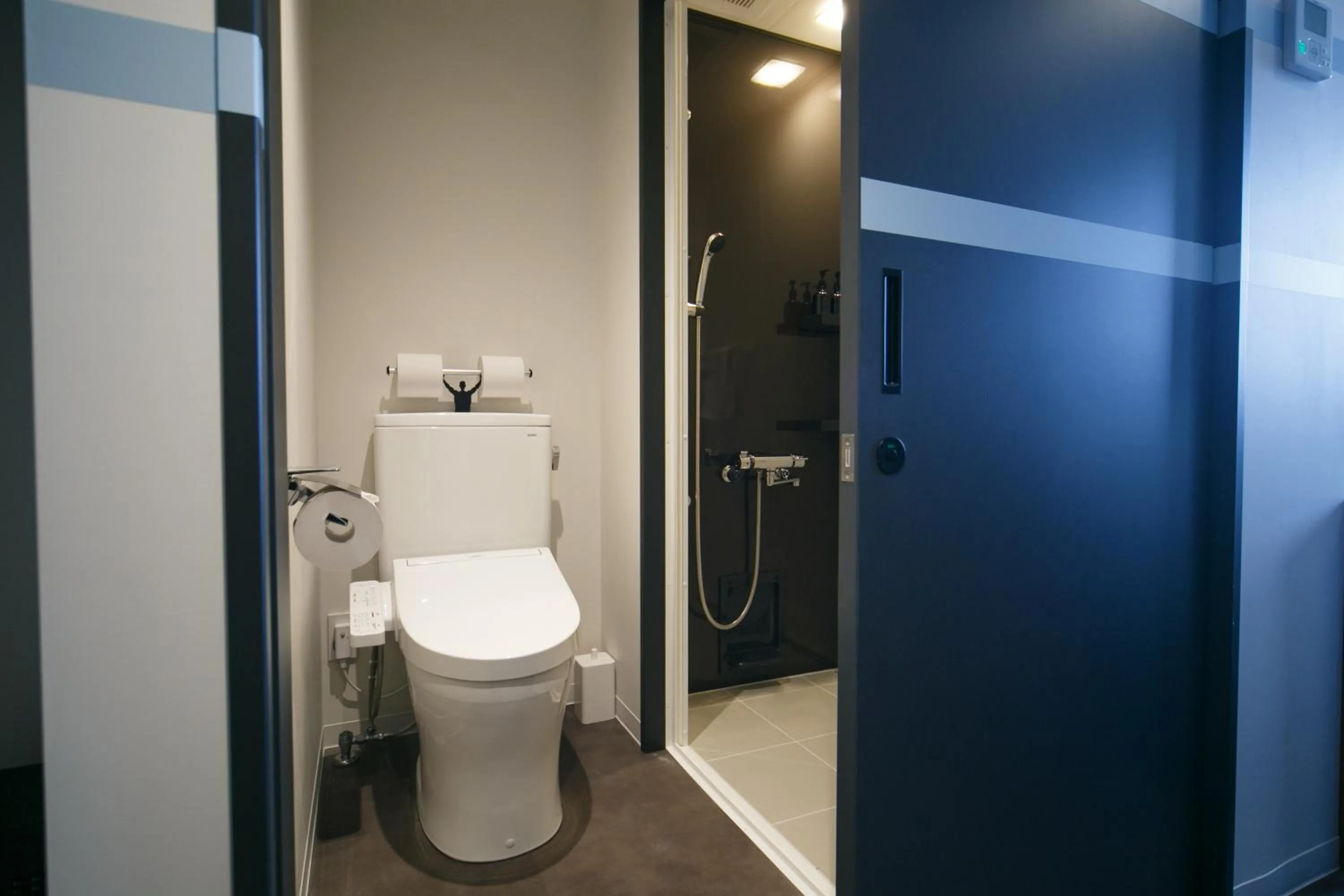 Shower in SETOUCHI KEIRIN HOTEL 10 by Onko Chishin