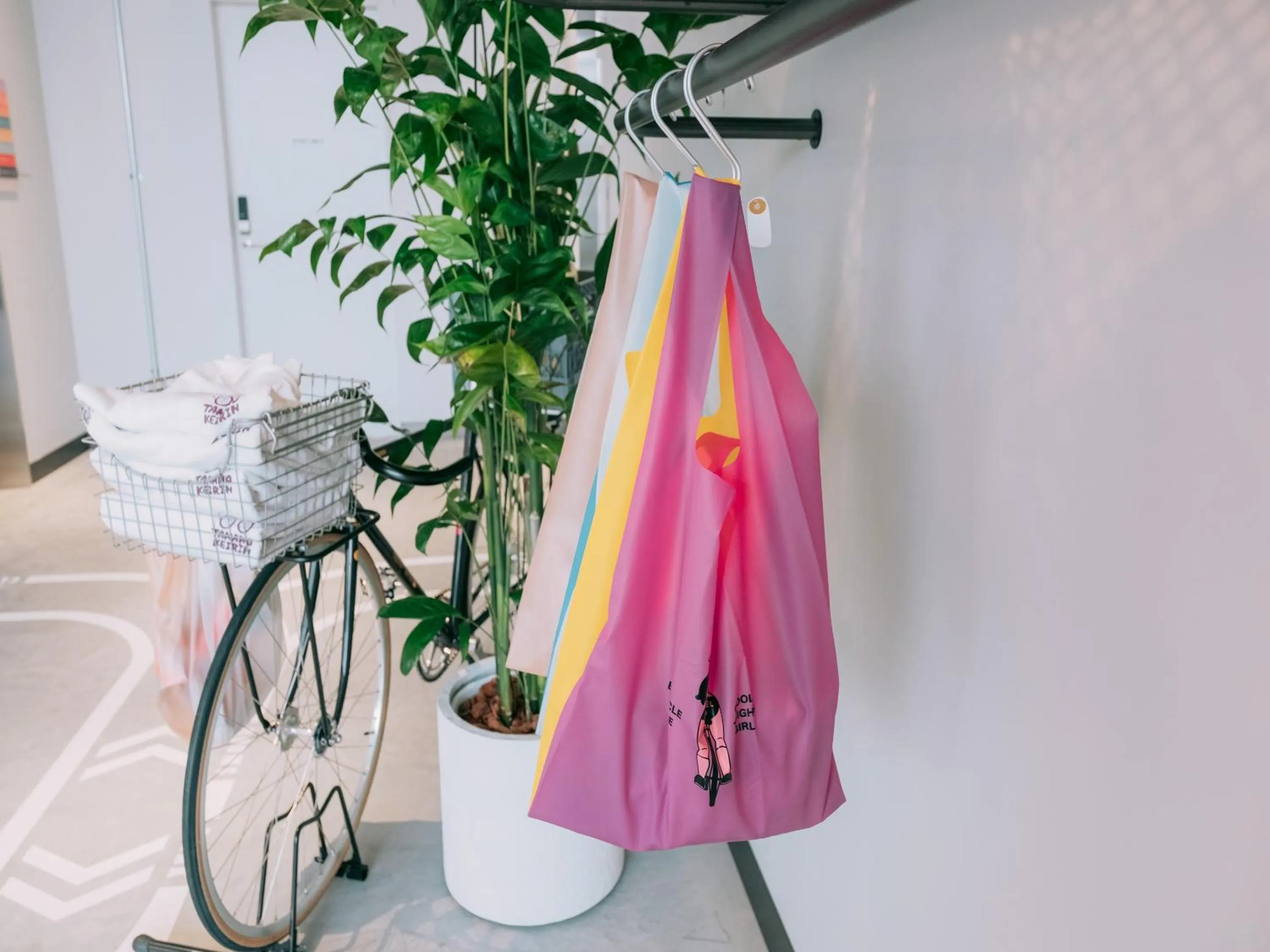 Lobby or reception in SETOUCHI KEIRIN HOTEL 10 by Onko Chishin