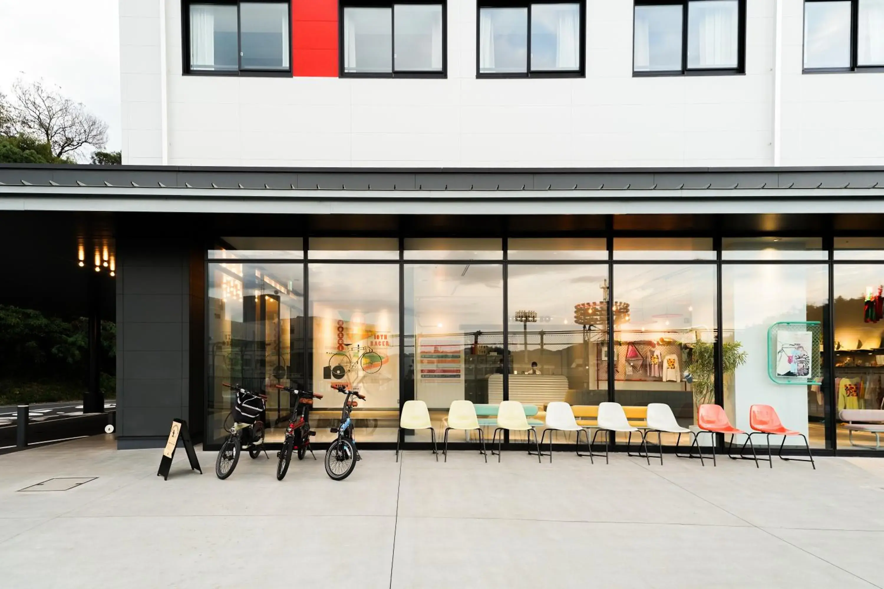 Property building in SETOUCHI KEIRIN HOTEL 10 by Onko Chishin Property building in SETOUCHI KEIRIN HOTEL 10 by Onko Chishin