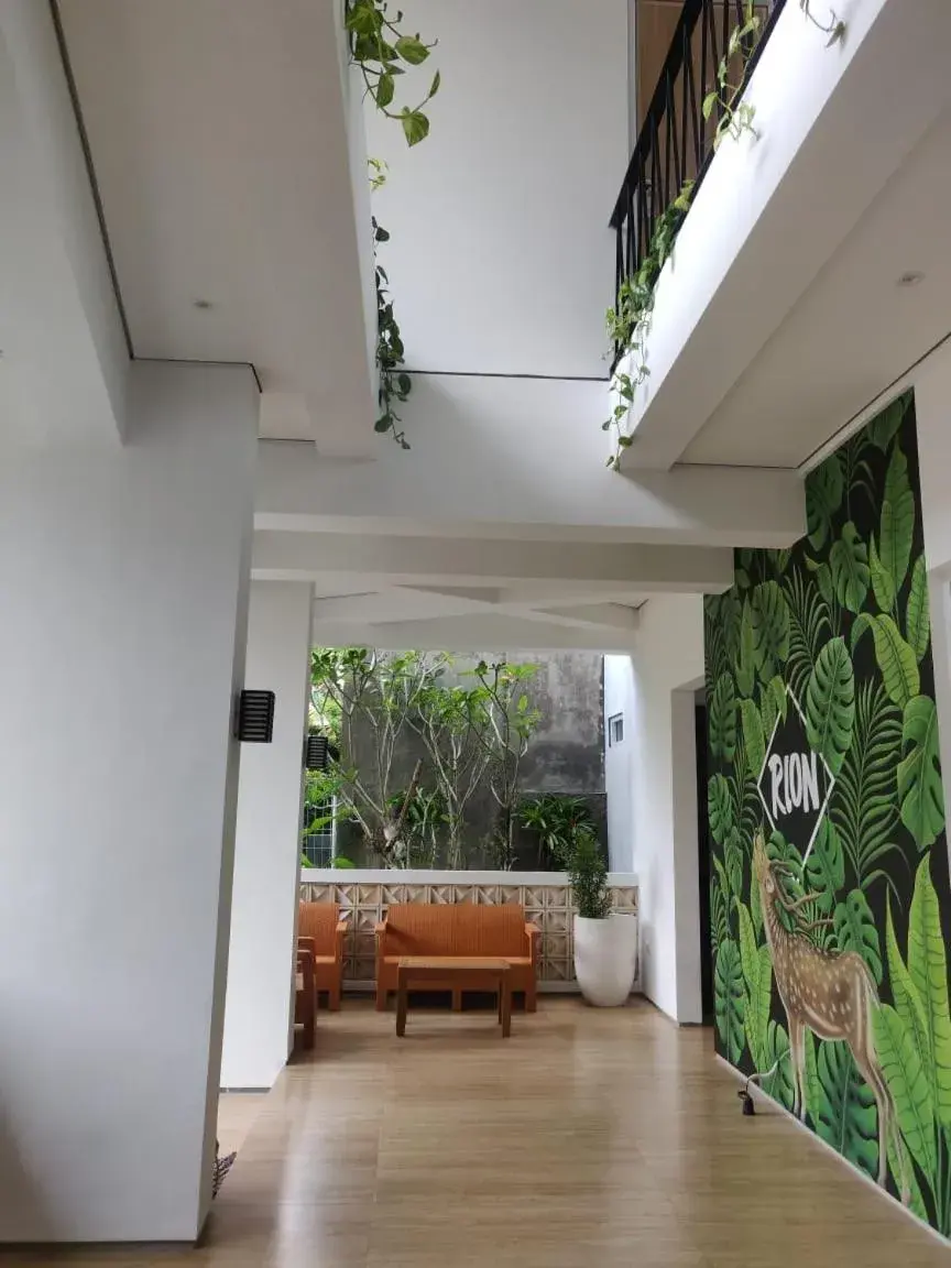 Lobby or reception in Rion Hostel Bogor Lobby or reception in Rion Hostel Bogor