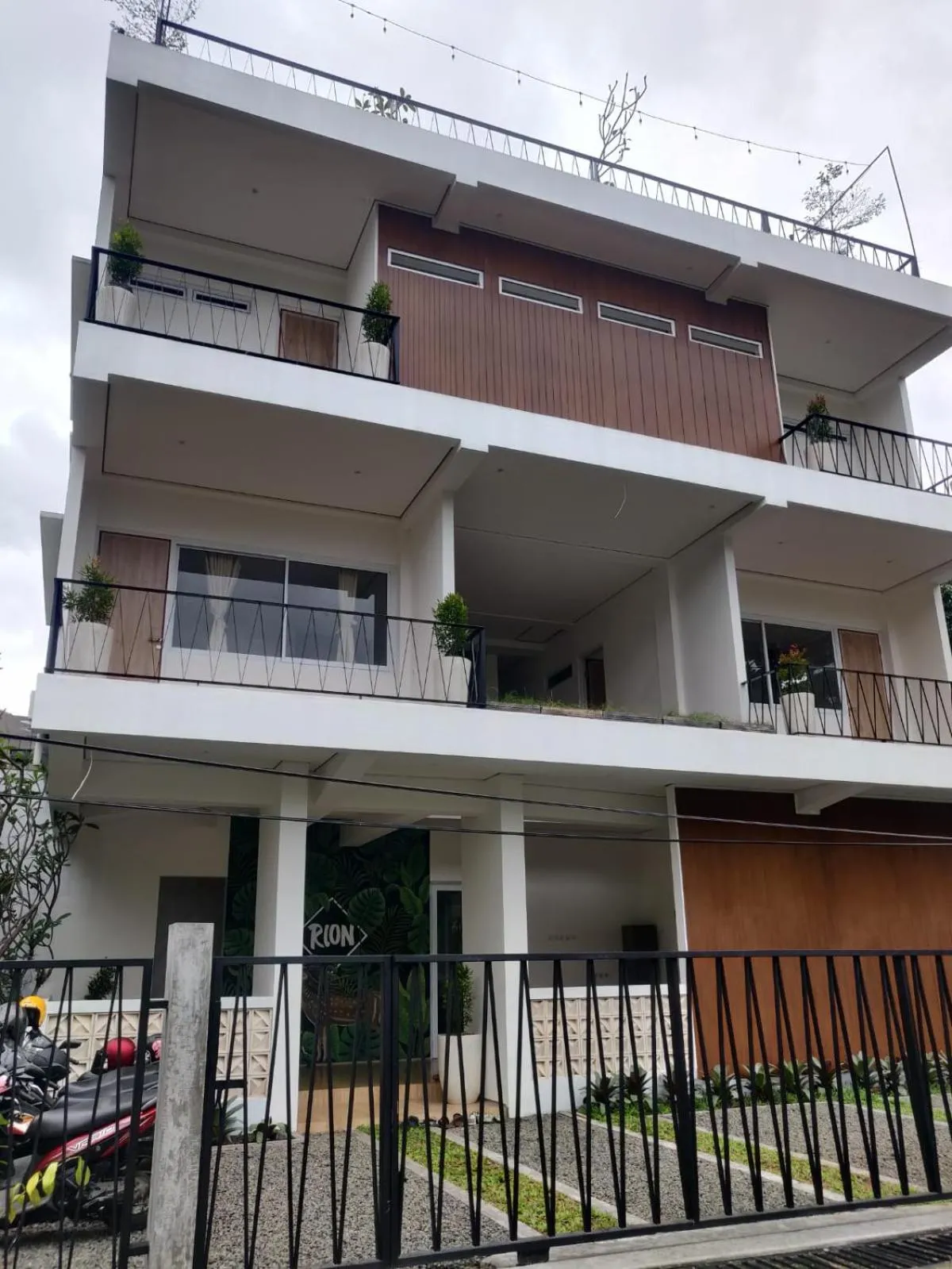 Property building in Rion Hostel Bogor