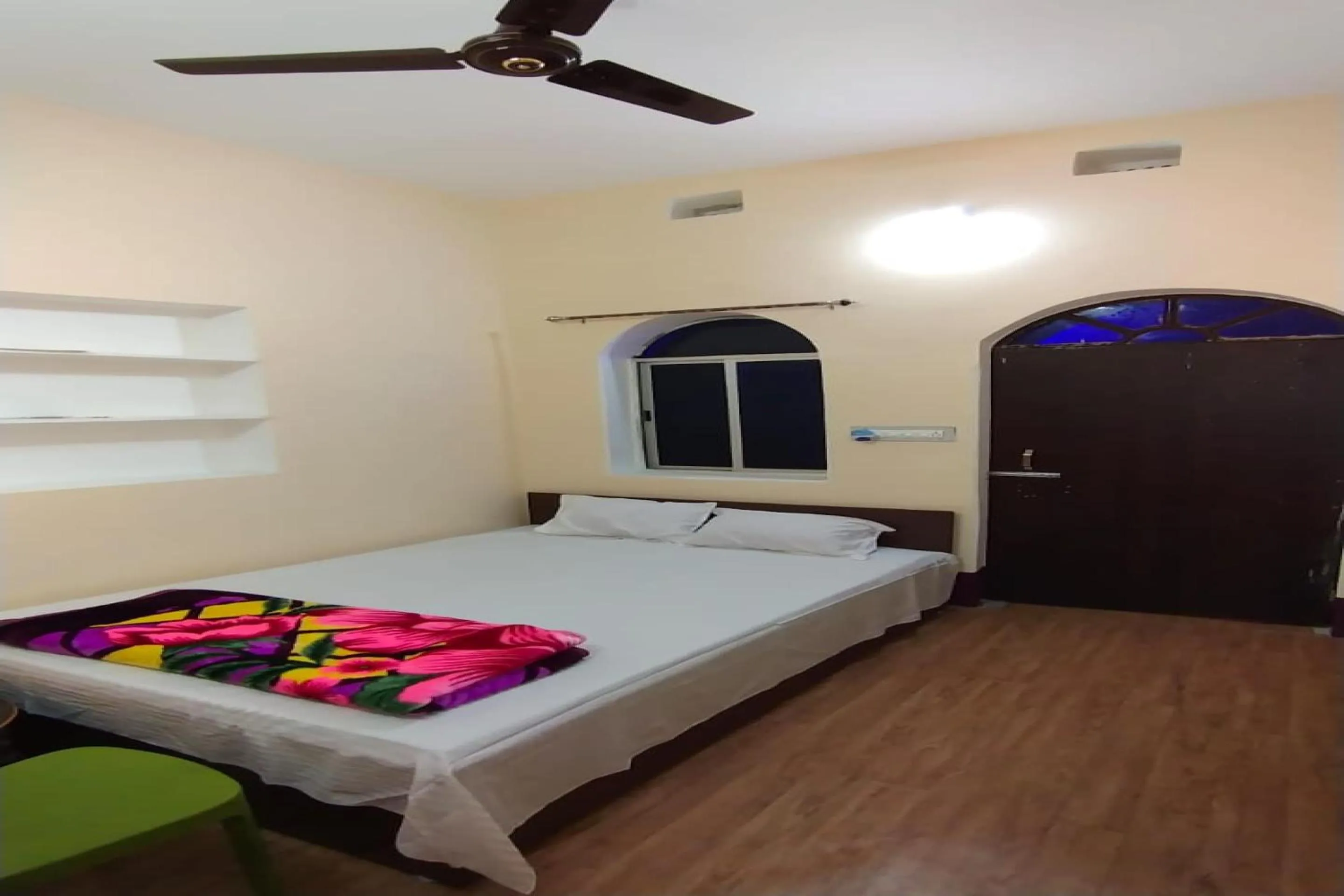 Bedroom in SPOT ON Ganguly Hotel Lodging And Fooding