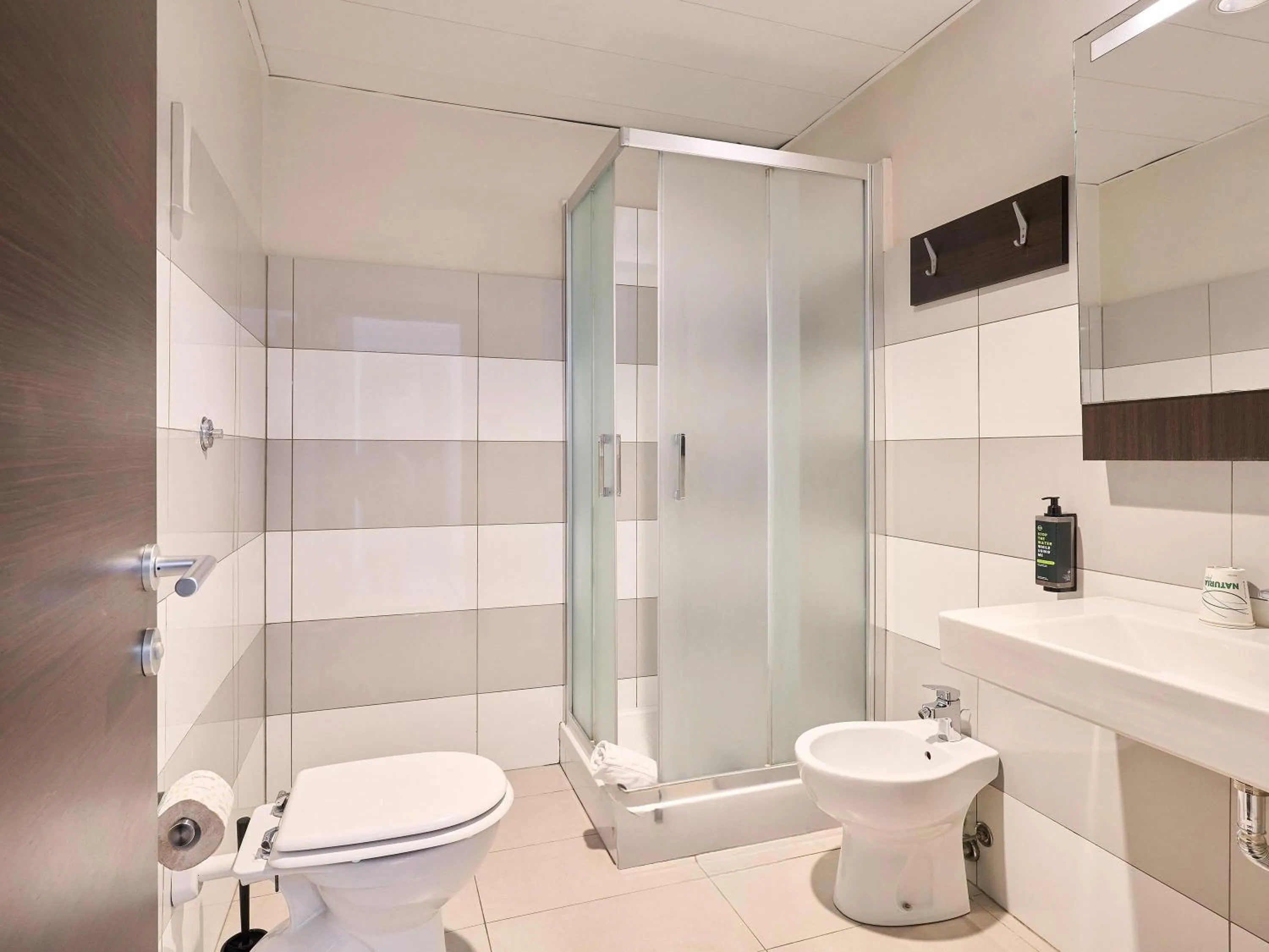 Photo of the whole room in B&B Hotel Napoli