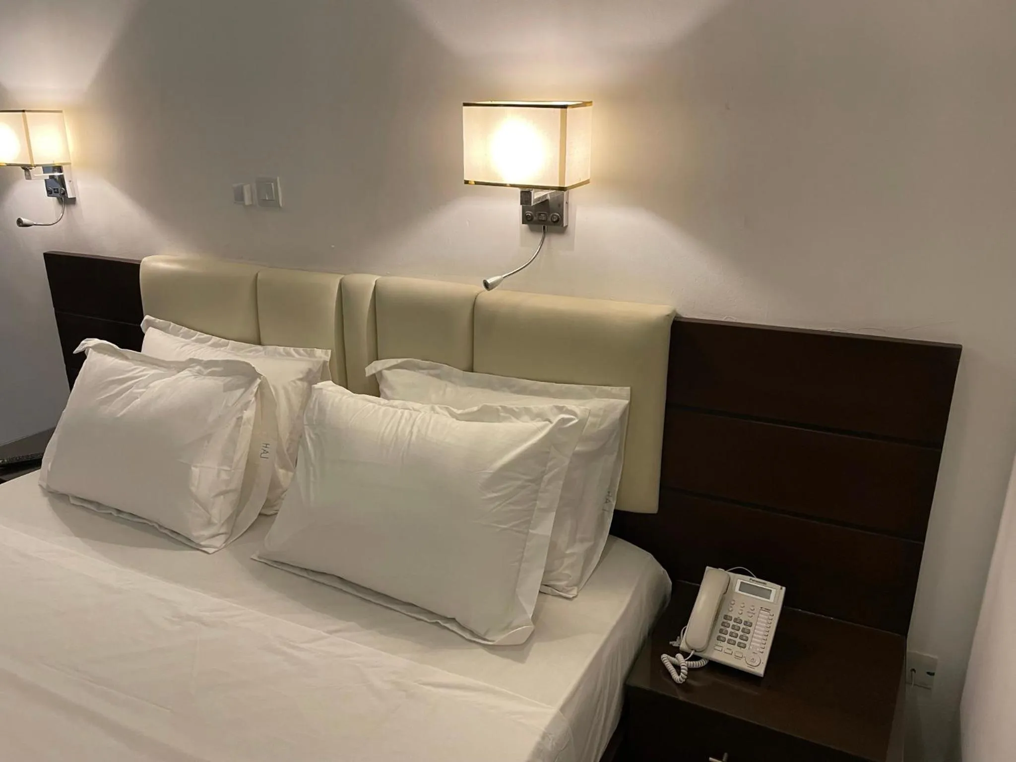 Bed in HOTEL LES ARCADES