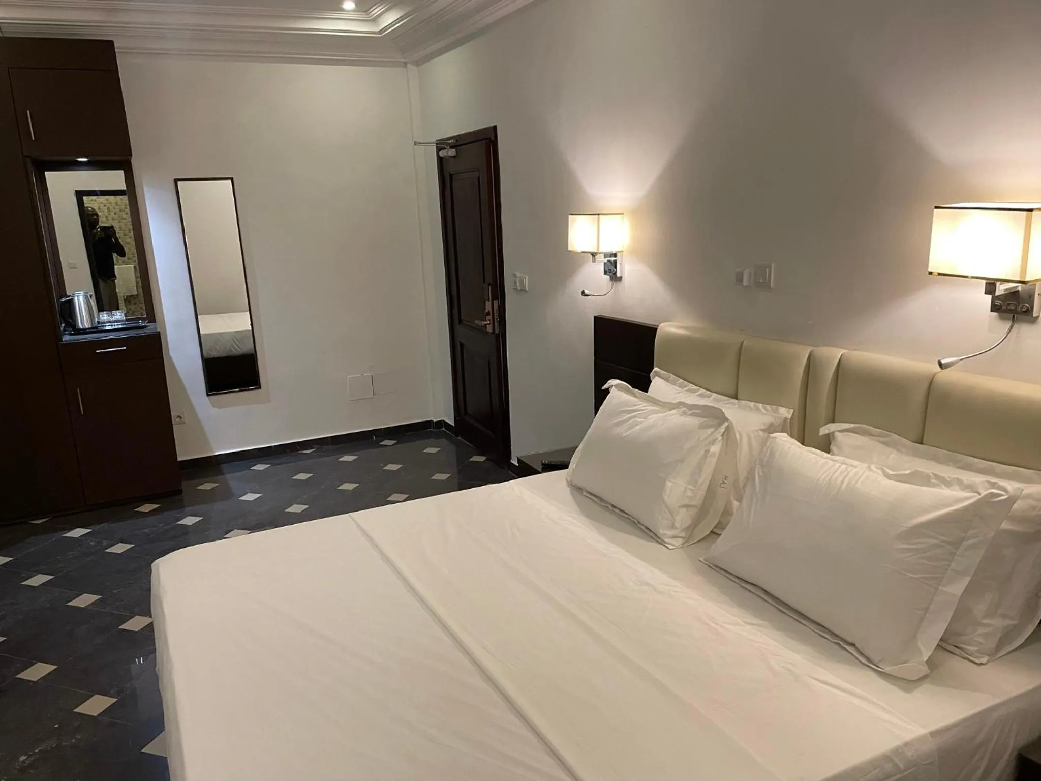 Bed in HOTEL LES ARCADES