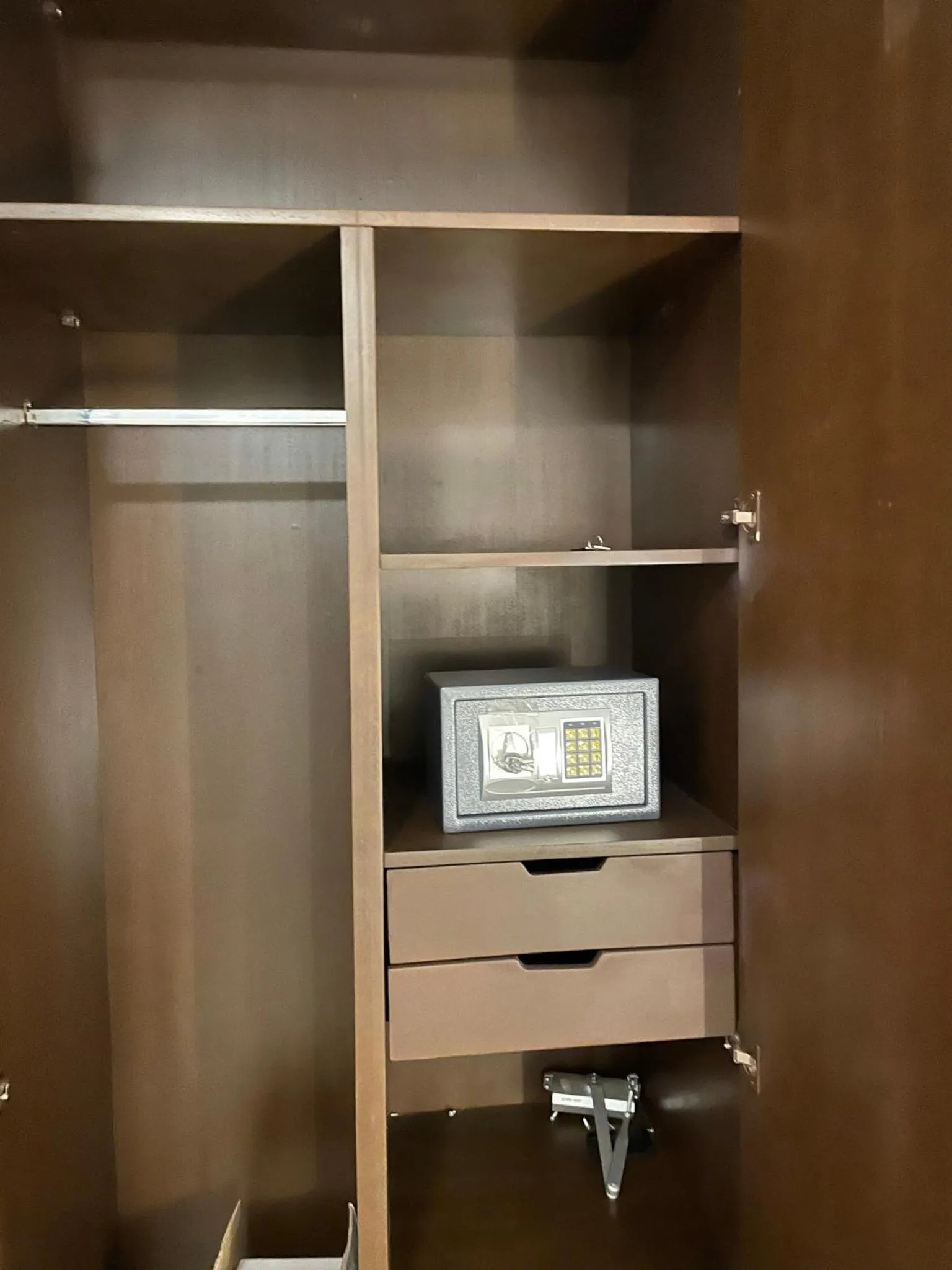 safe in HOTEL LES ARCADES