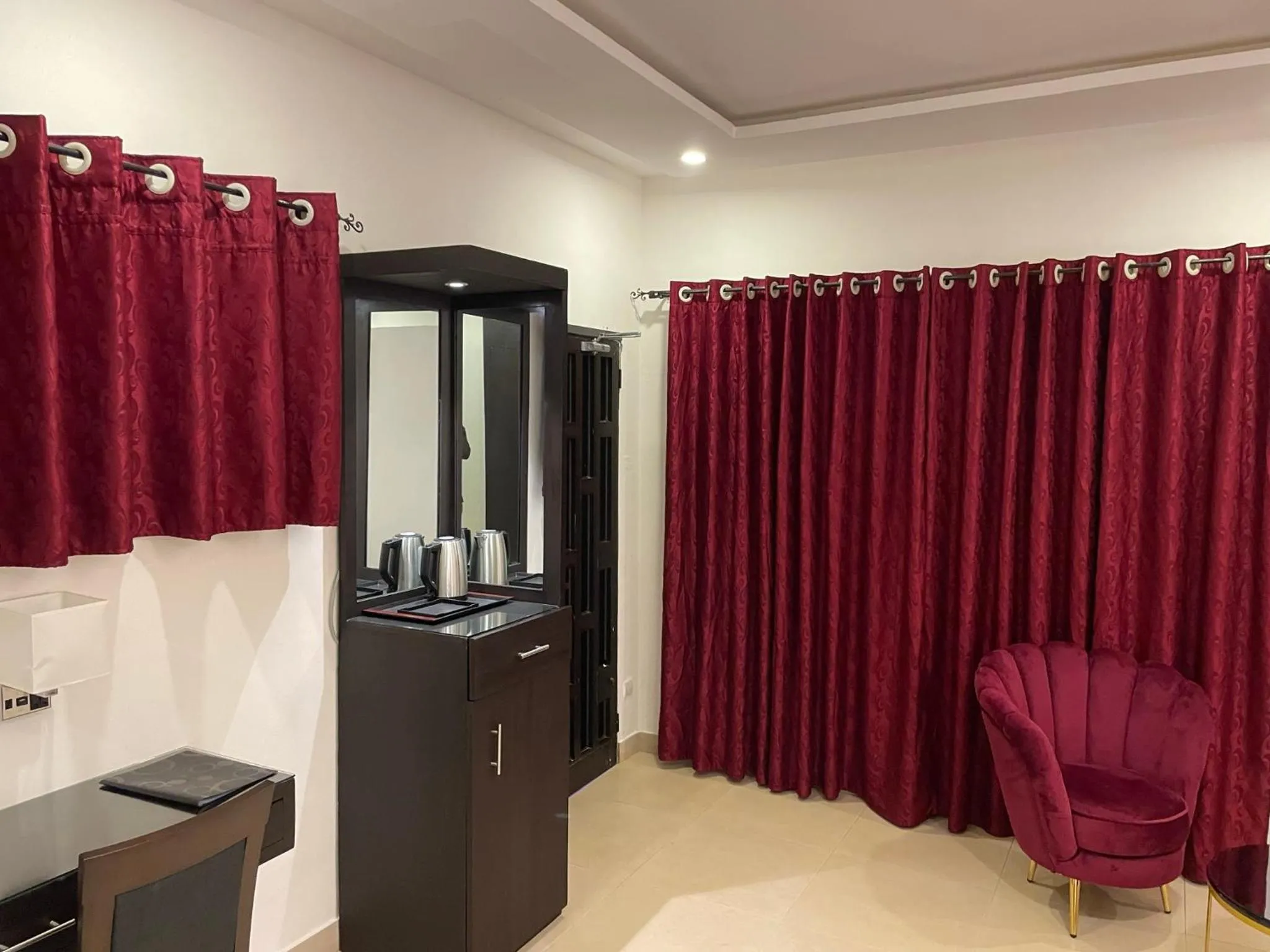 Living room in HOTEL LES ARCADES