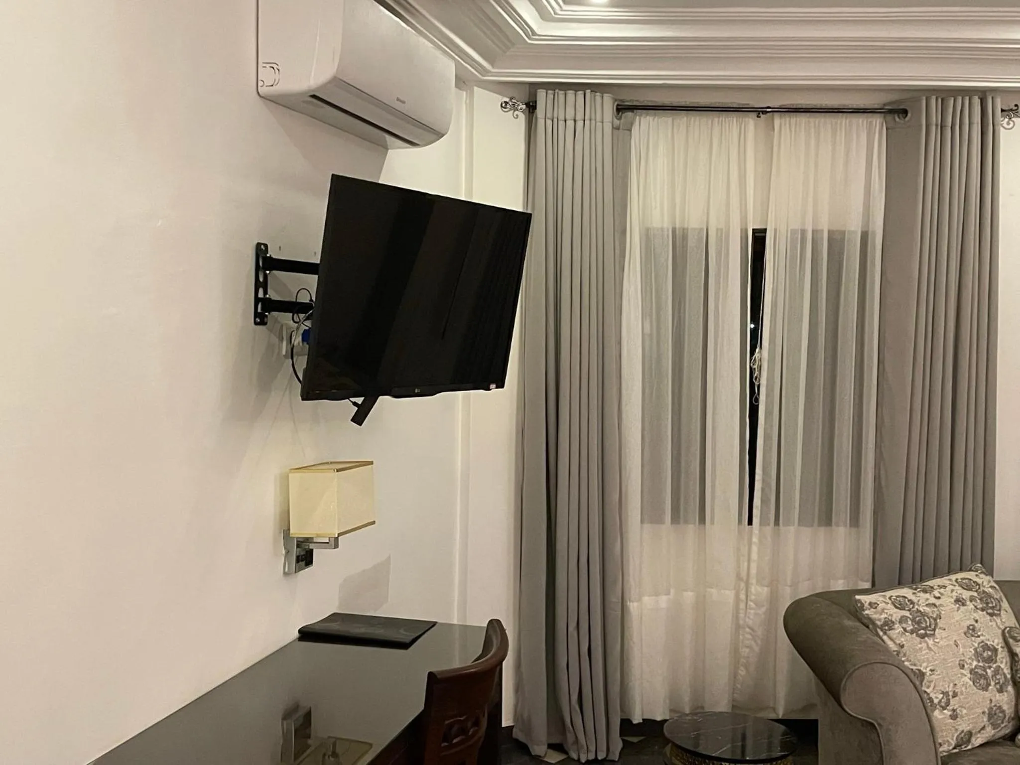 TV and multimedia in HOTEL LES ARCADES