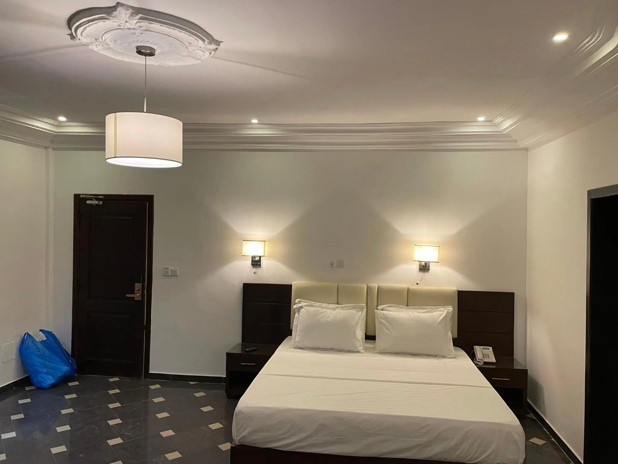 Bed in HOTEL LES ARCADES