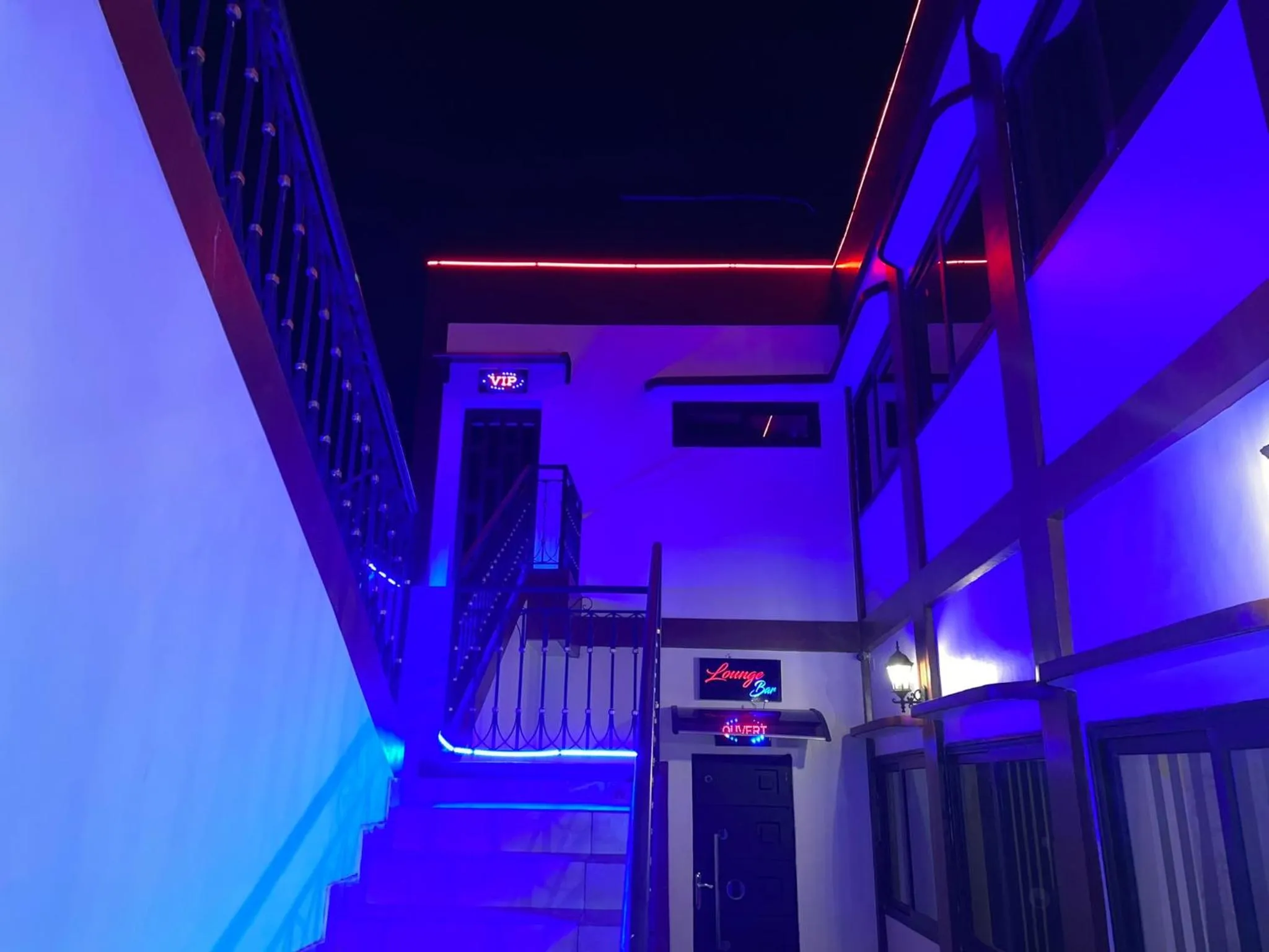 Night in HOTEL LES ARCADES