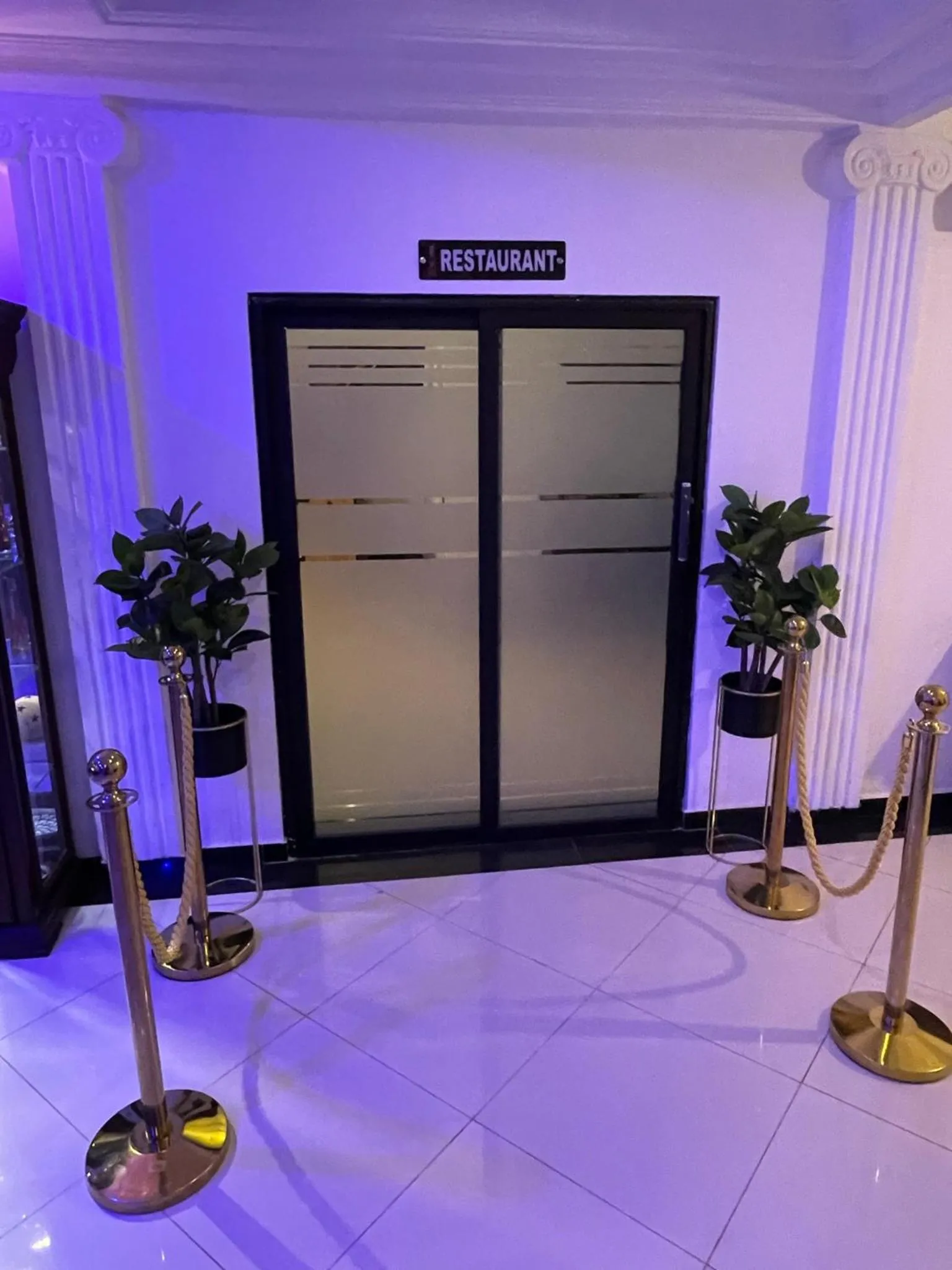 Restaurant/places to eat in HOTEL LES ARCADES