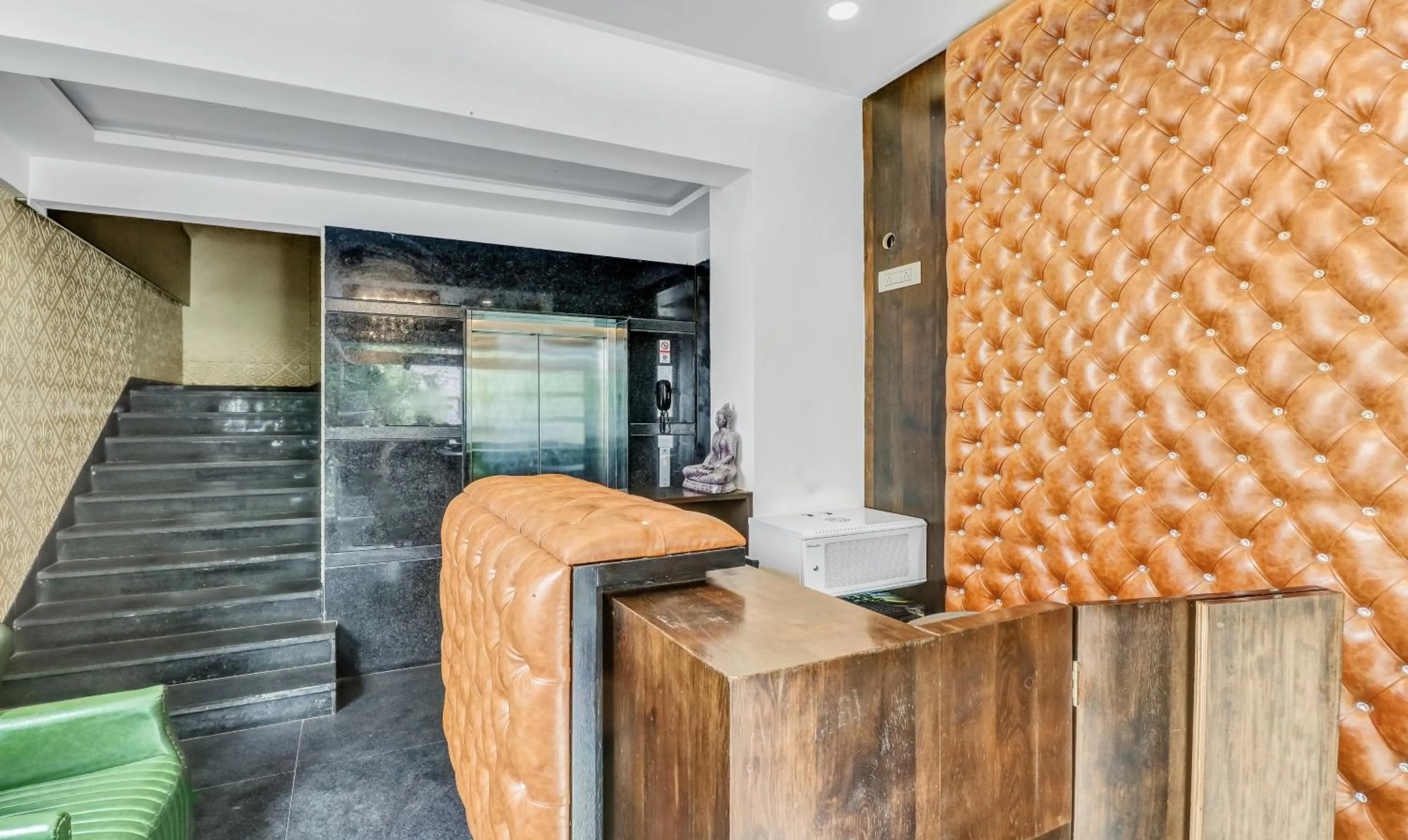 Lobby or reception in Treebo Three Drops