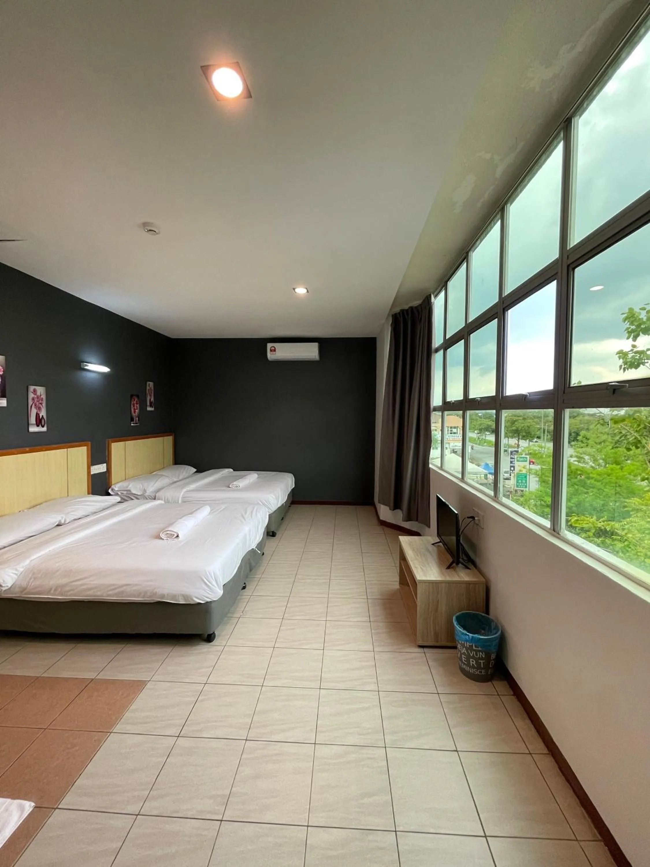 Bed in Fresh Hotel Falim