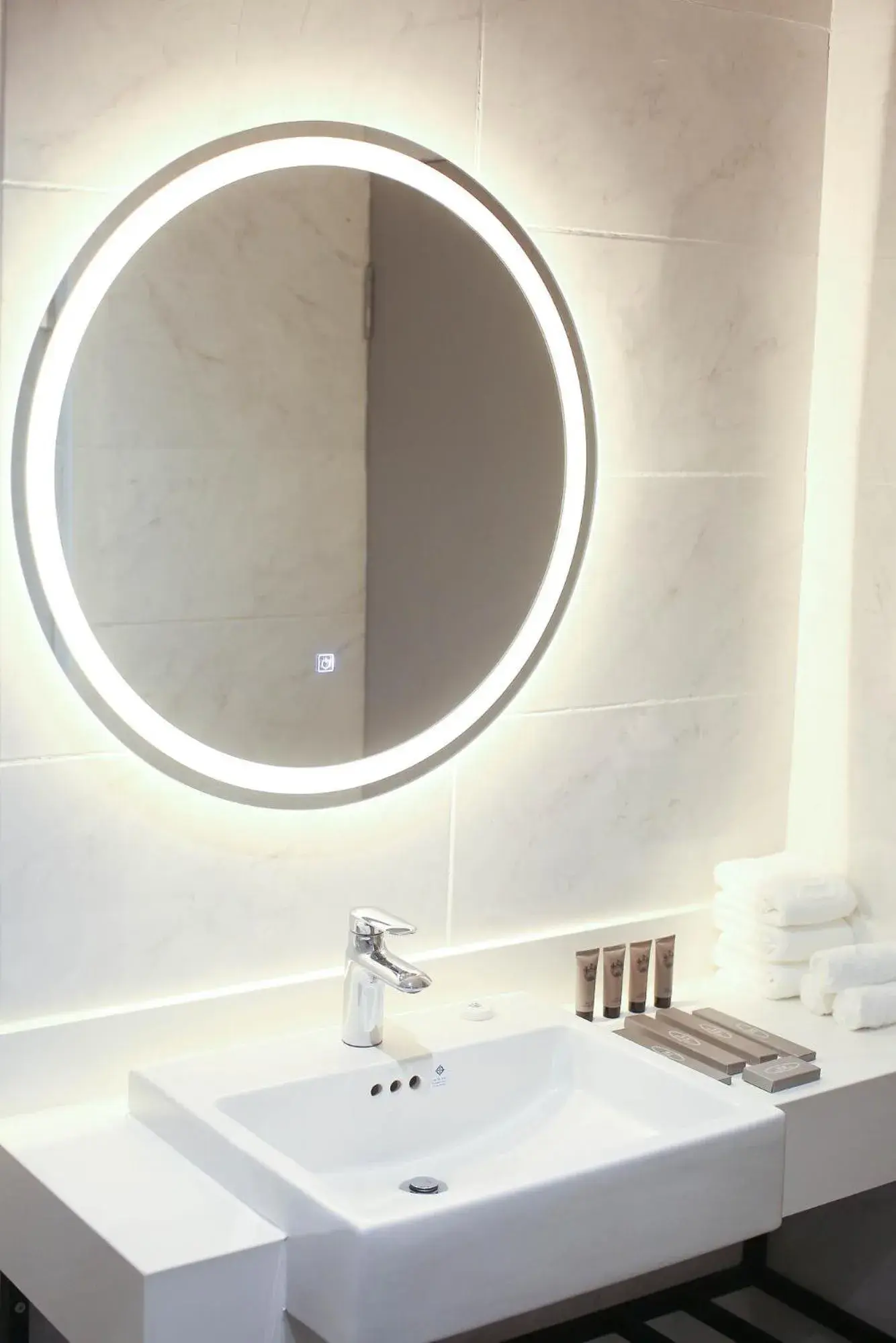 Superior Double or Twin Room in Stanton City Hotel Superior Double or Twin Room in Stanton City Hotel